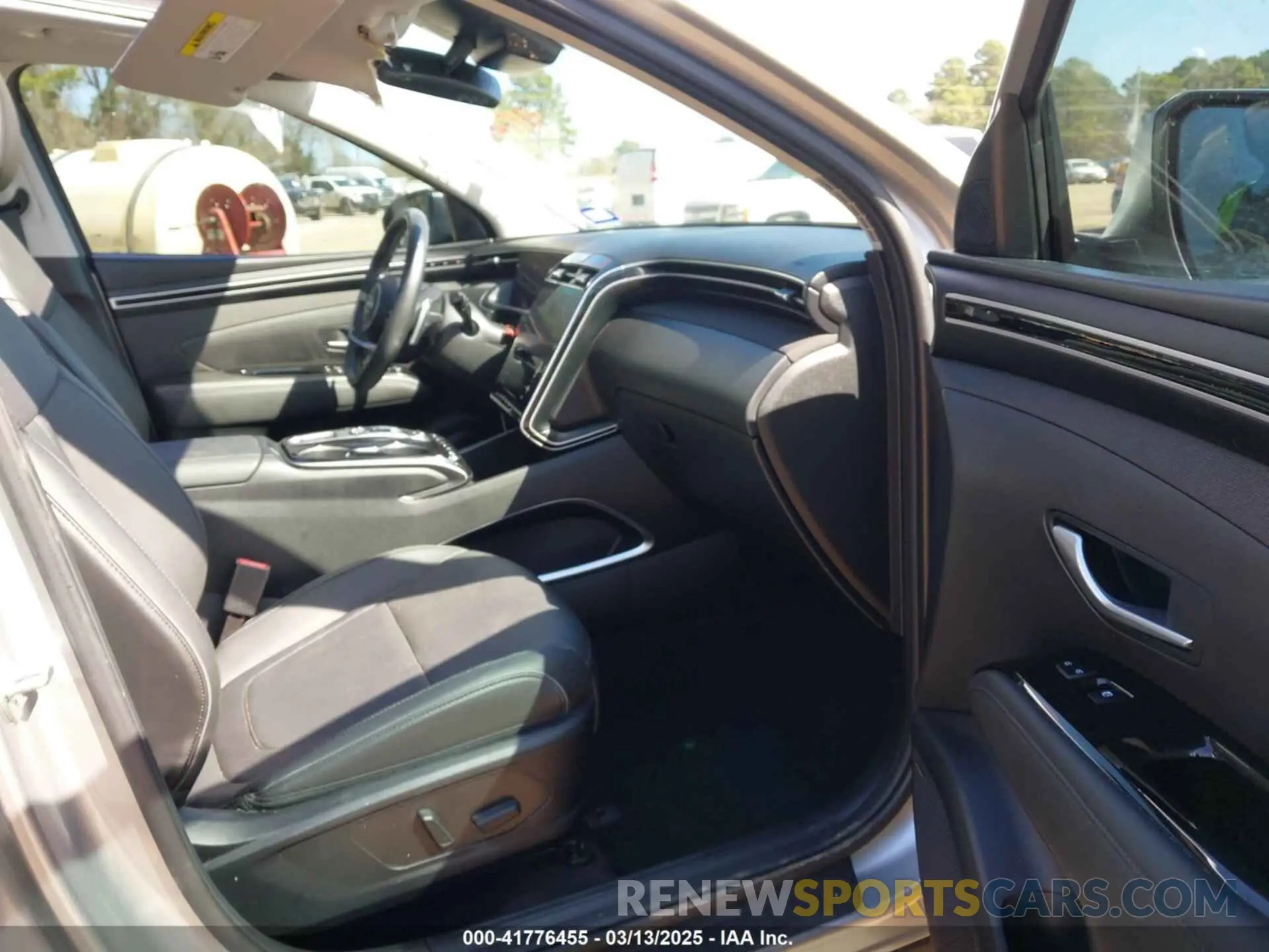 5 Photograph of a damaged car 5NMJECAE3PH269234 HYUNDAI TUCSON 2023