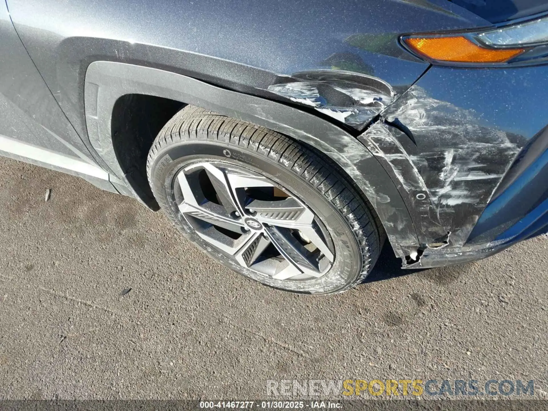 17 Photograph of a damaged car 5NMJECAE5PH192057 HYUNDAI TUCSON 2023