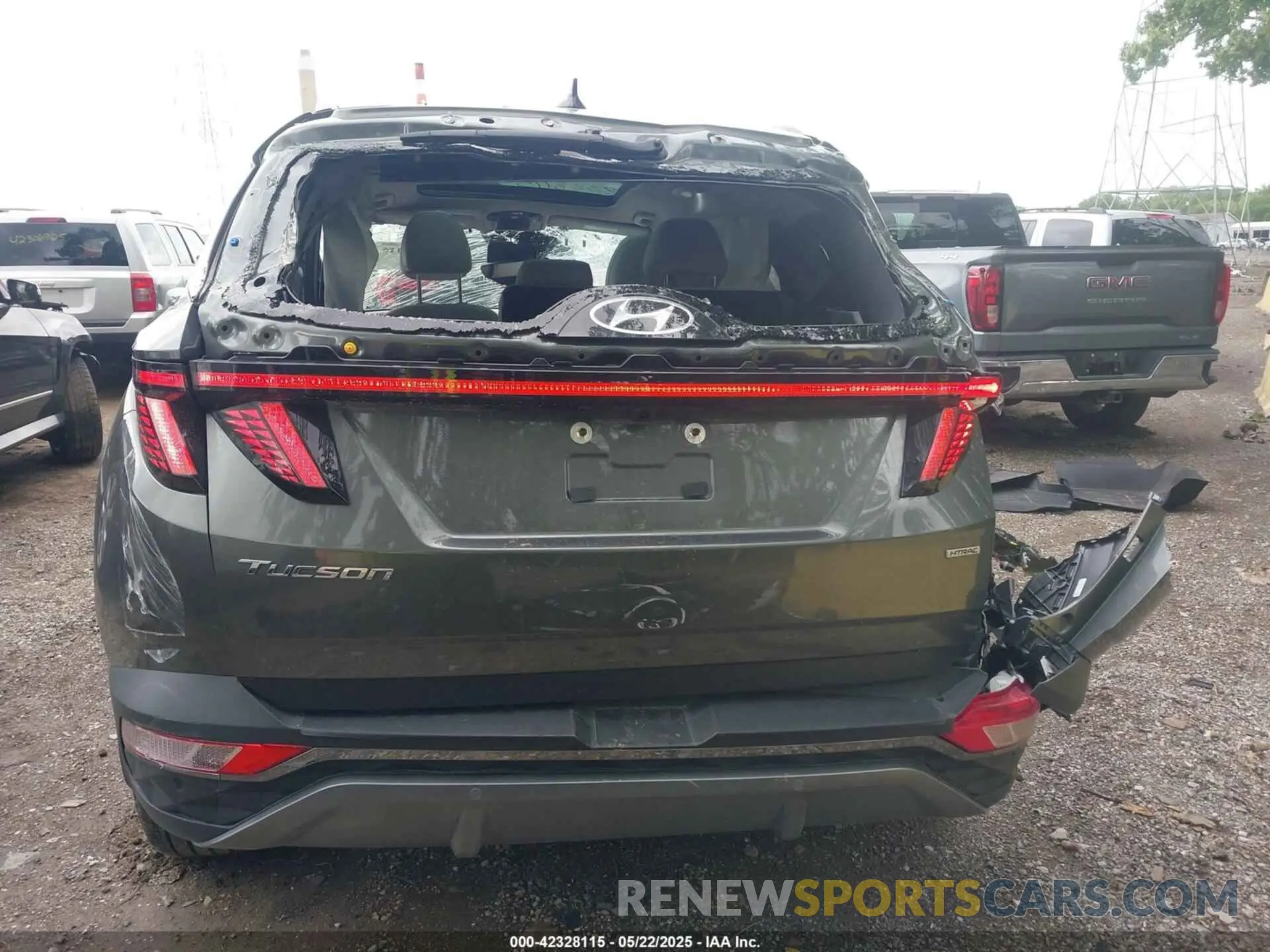 17 Photograph of a damaged car 5NMJECAE5PH195525 HYUNDAI TUCSON 2023