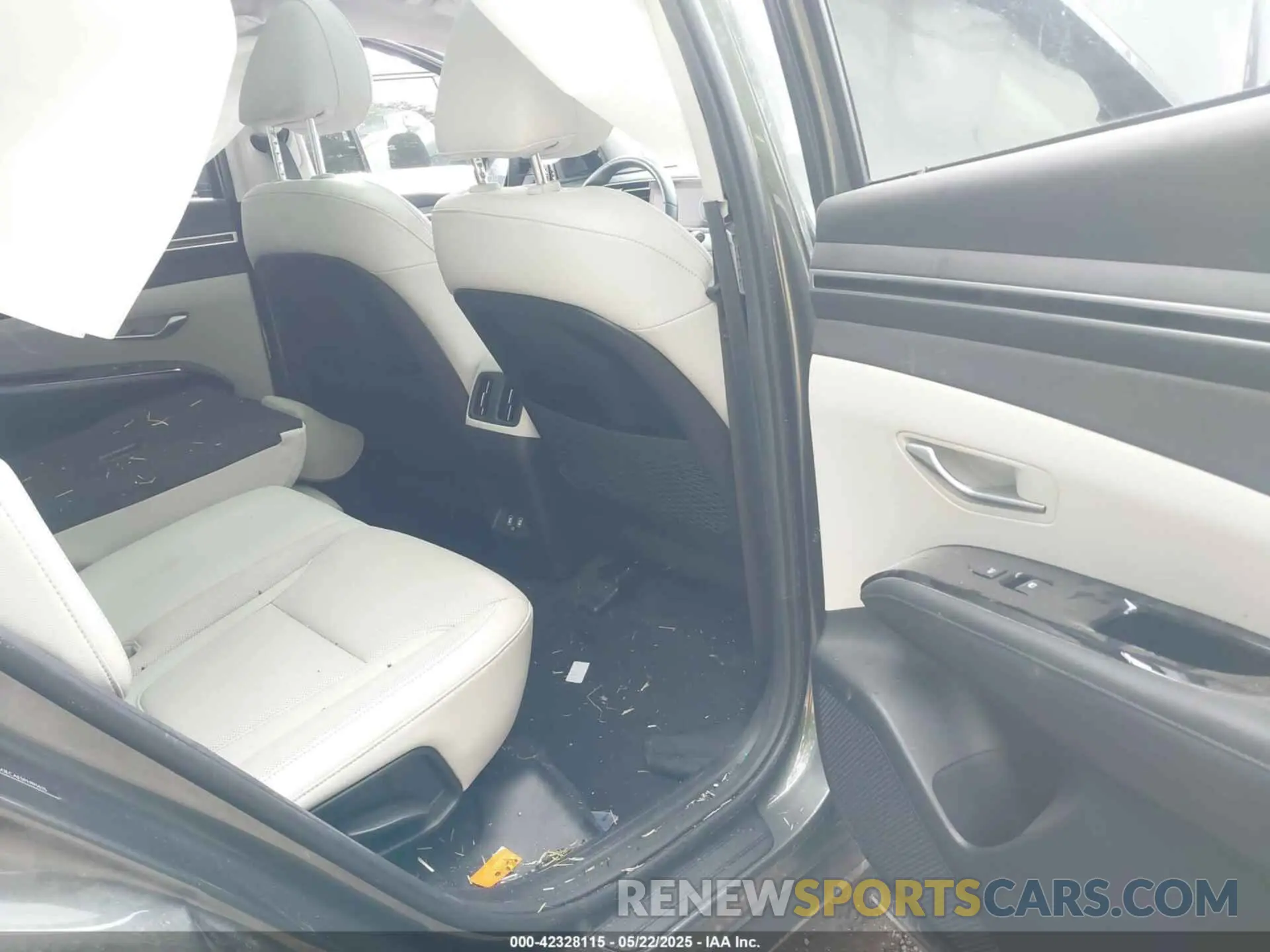 8 Photograph of a damaged car 5NMJECAE5PH195525 HYUNDAI TUCSON 2023
