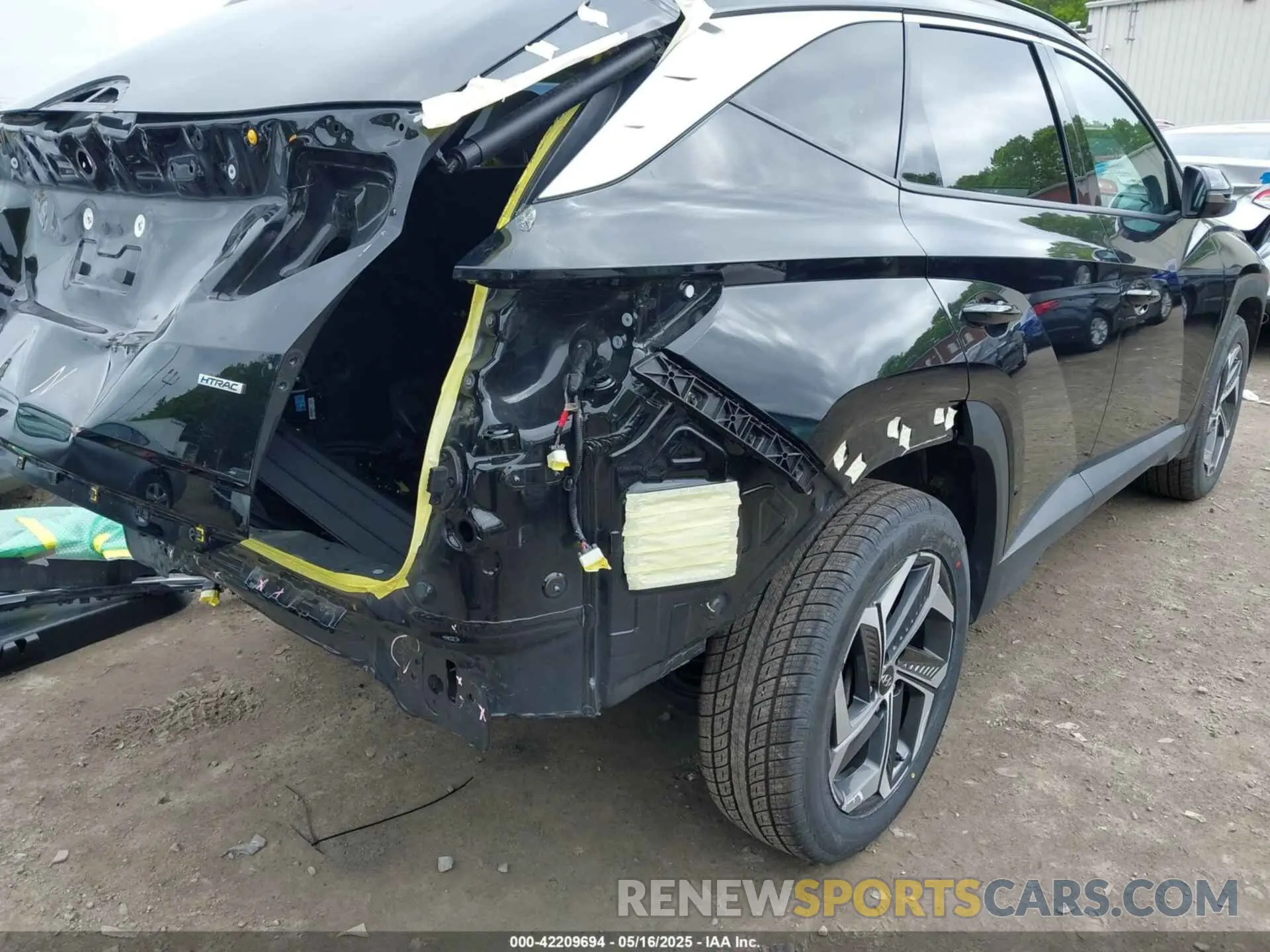 18 Photograph of a damaged car 5NMJECAE7PH165362 HYUNDAI TUCSON 2023