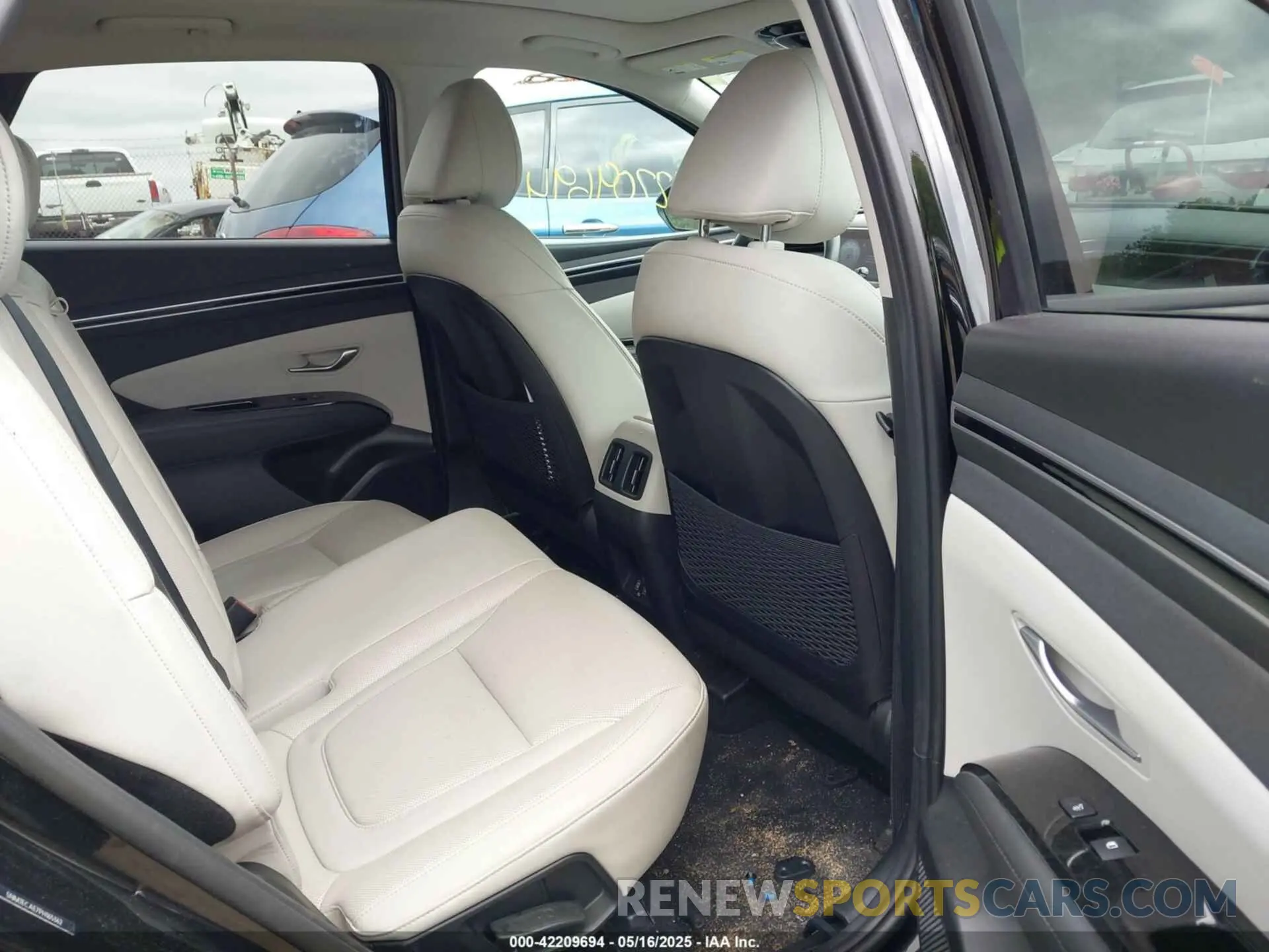 8 Photograph of a damaged car 5NMJECAE7PH165362 HYUNDAI TUCSON 2023