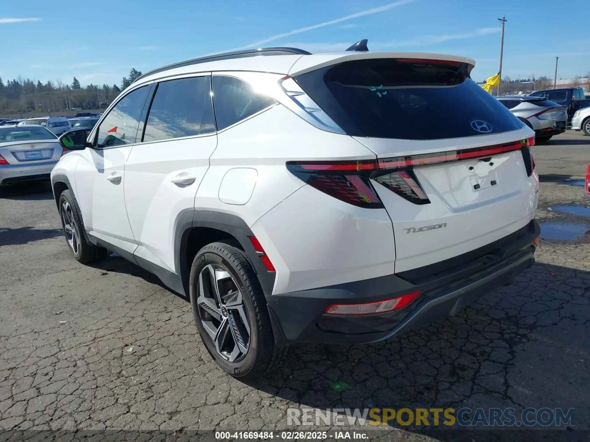3 Photograph of a damaged car 5NMJECAE8PH267639 HYUNDAI TUCSON 2023