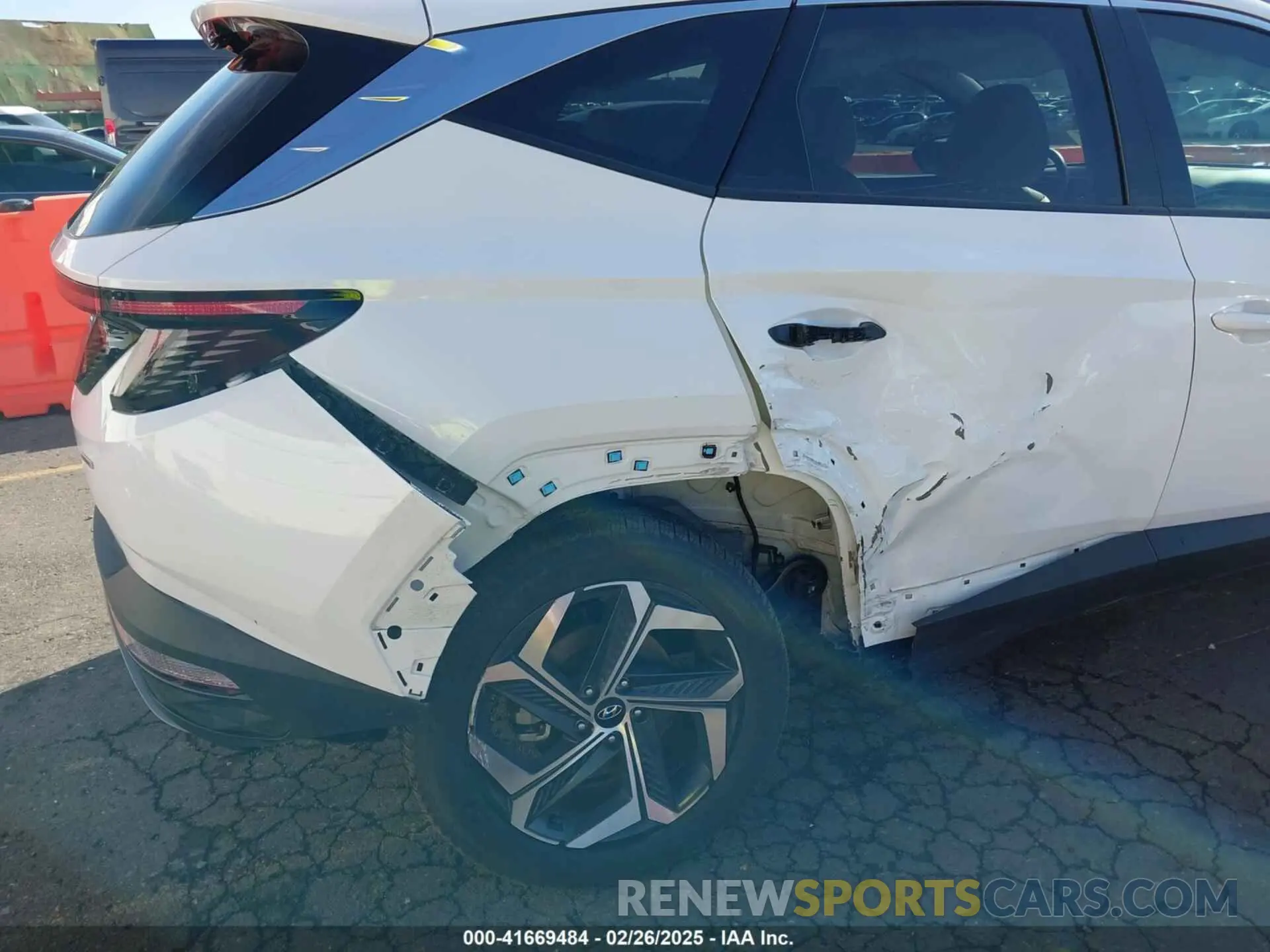 6 Photograph of a damaged car 5NMJECAE8PH267639 HYUNDAI TUCSON 2023