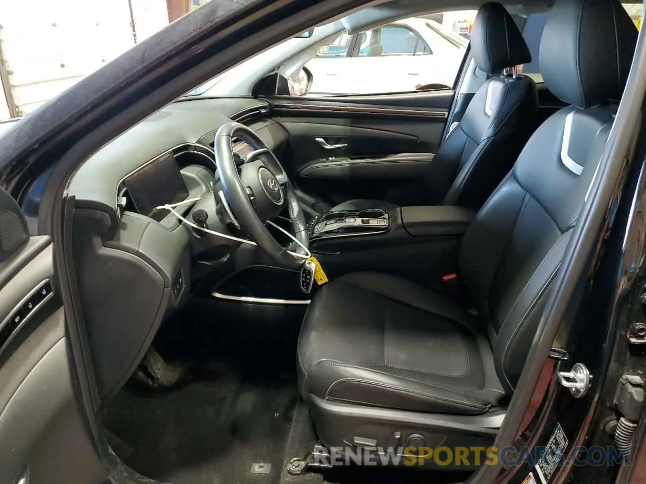 7 Photograph of a damaged car 5NMJECAE8PH279130 HYUNDAI TUCSON 2023