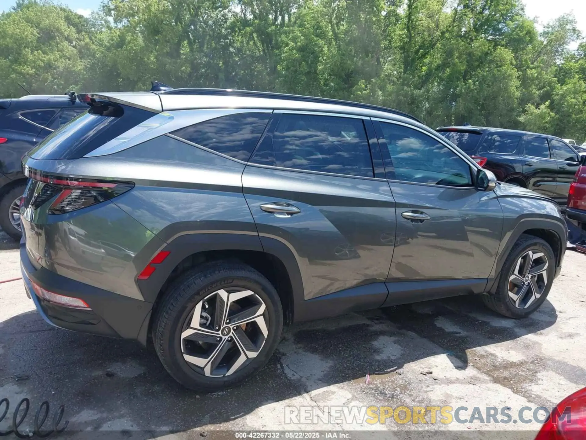 14 Photograph of a damaged car 5NMJECAE9PH225030 HYUNDAI TUCSON 2023