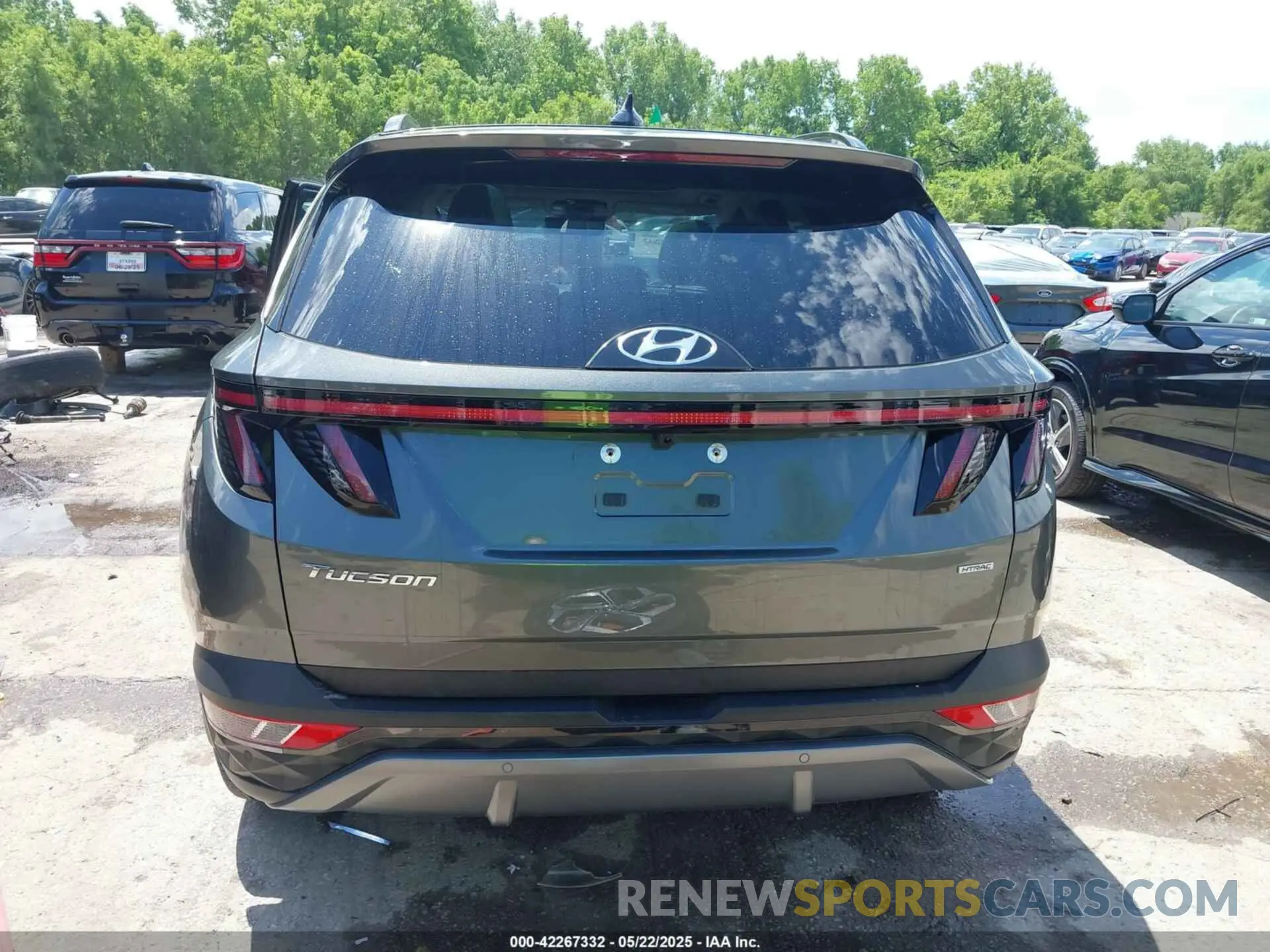 17 Photograph of a damaged car 5NMJECAE9PH225030 HYUNDAI TUCSON 2023