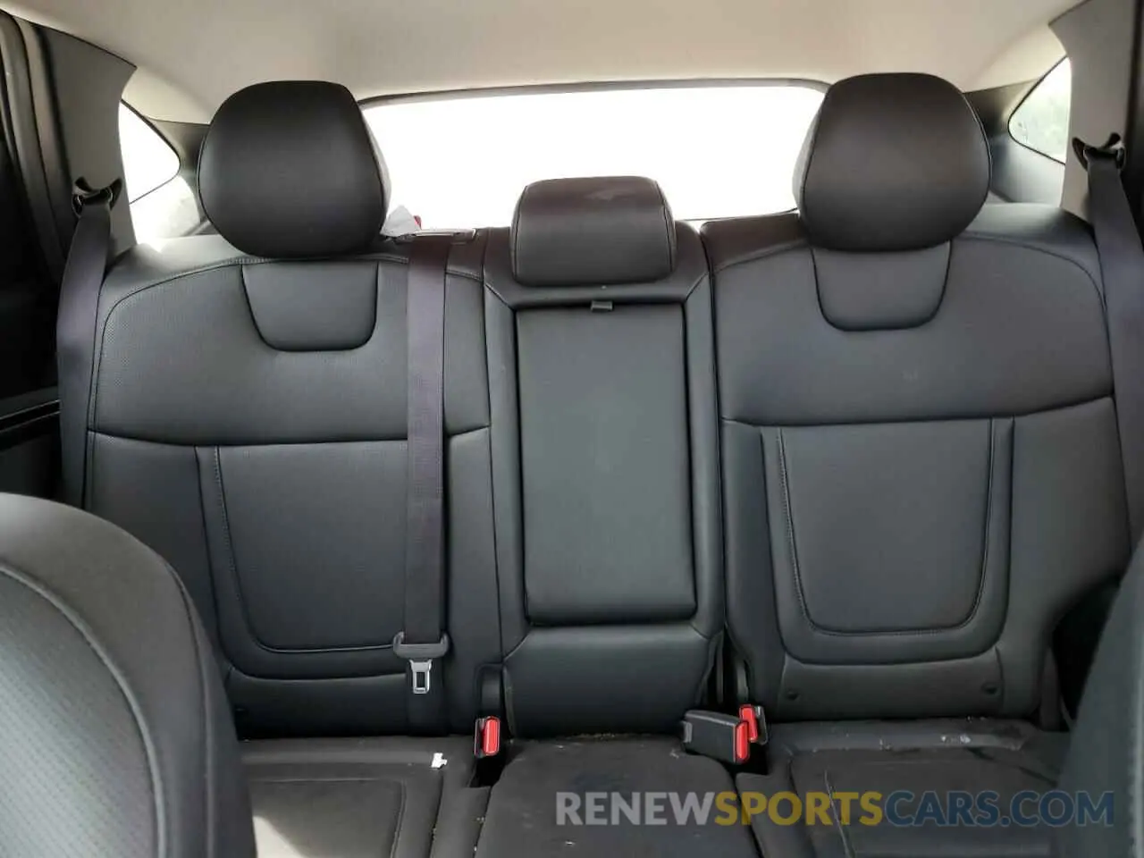 10 Photograph of a damaged car 5NMJF3AE0PH224524 HYUNDAI TUCSON 2023