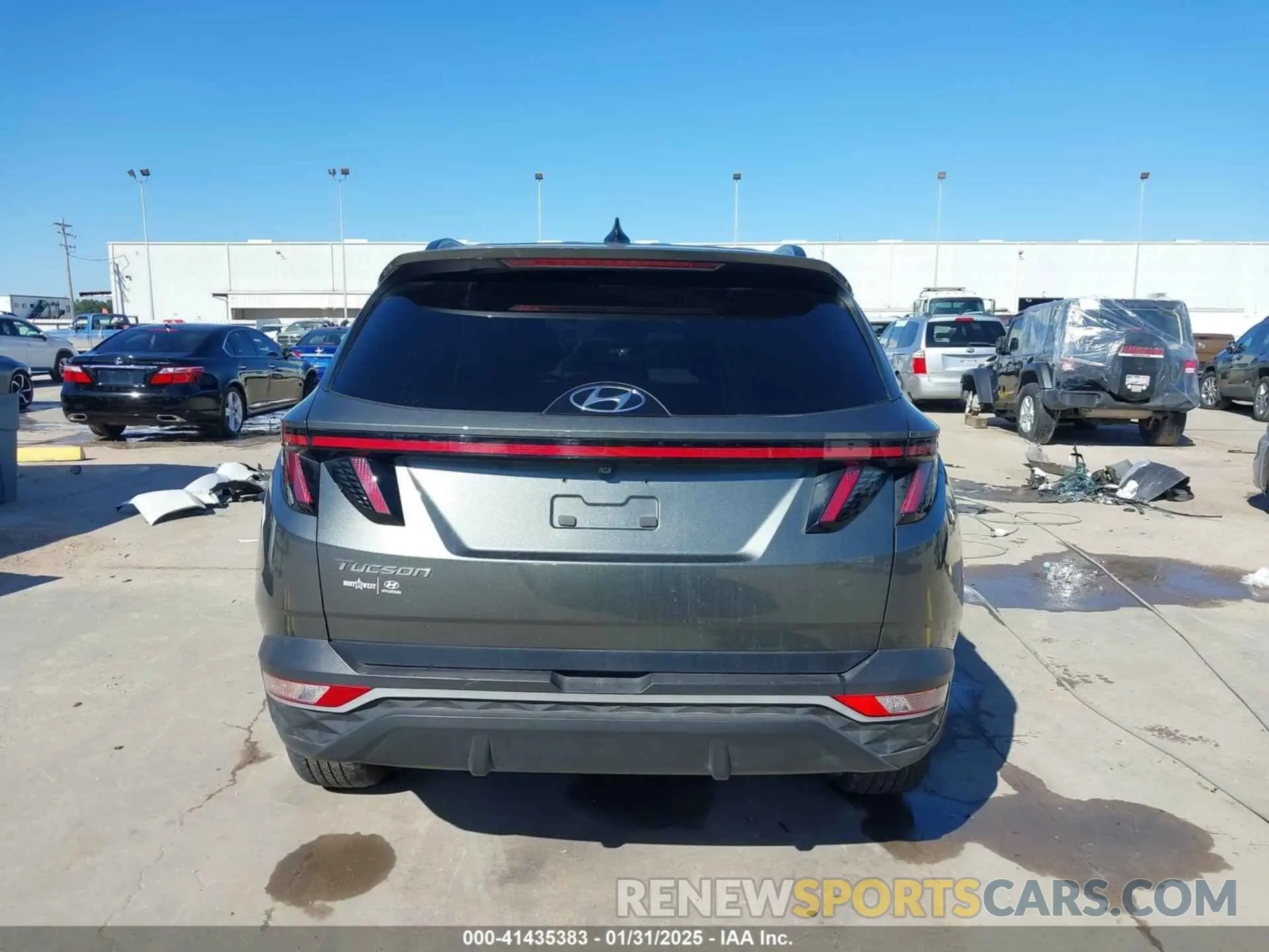 16 Photograph of a damaged car 5NMJF3AE0PH237189 HYUNDAI TUCSON 2023