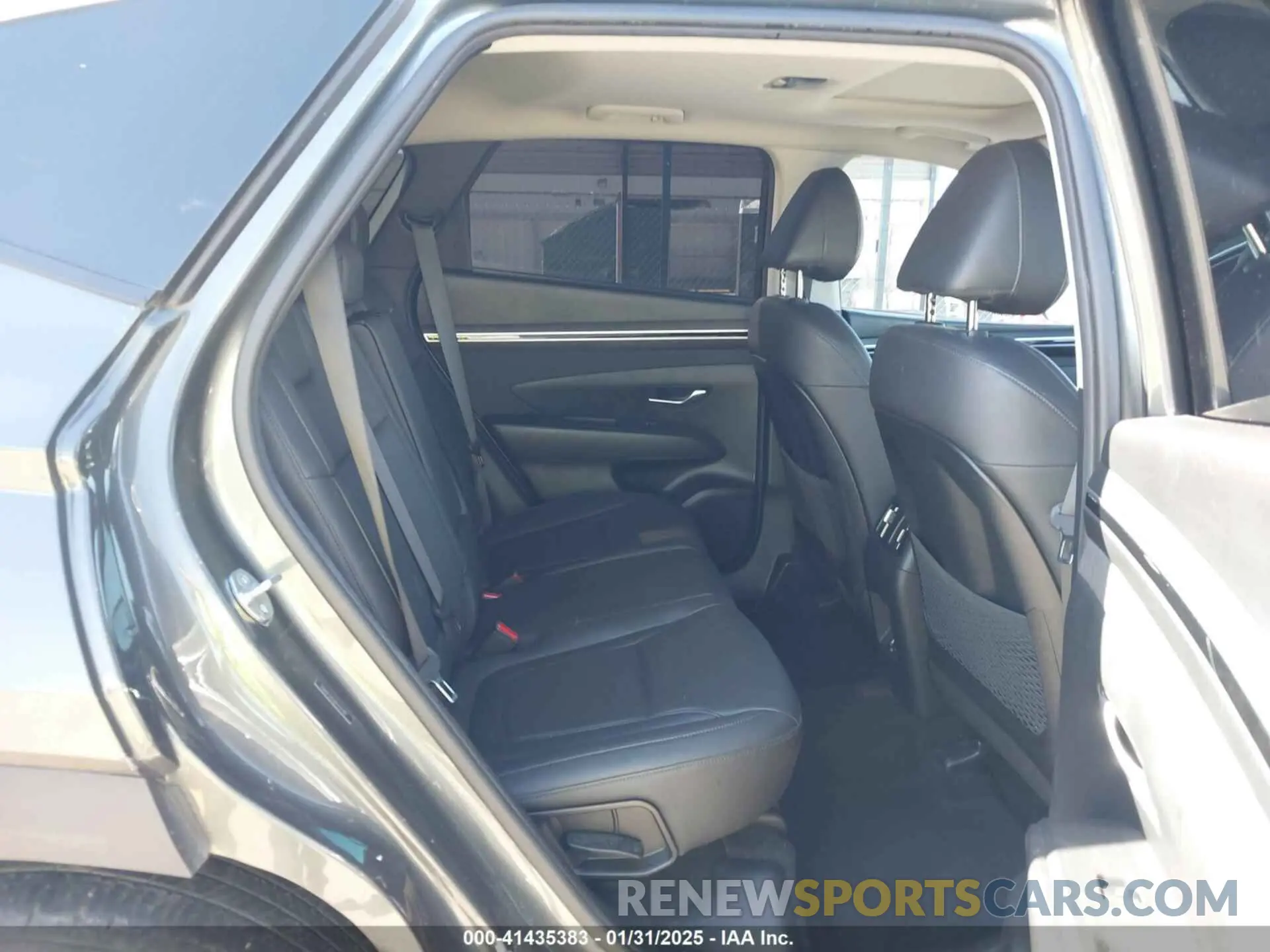 8 Photograph of a damaged car 5NMJF3AE0PH237189 HYUNDAI TUCSON 2023