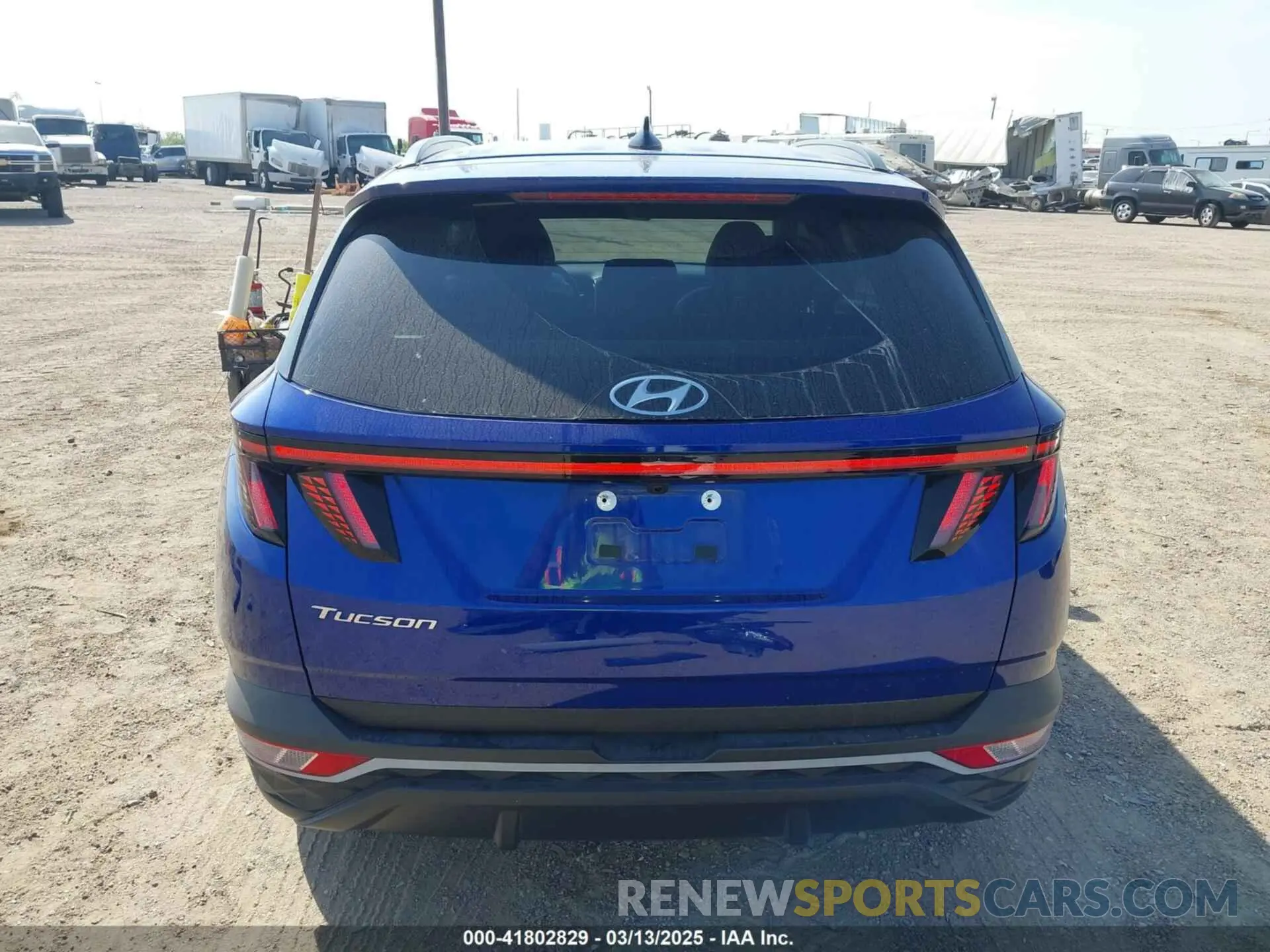 17 Photograph of a damaged car 5NMJF3AE1PH180789 HYUNDAI TUCSON 2023