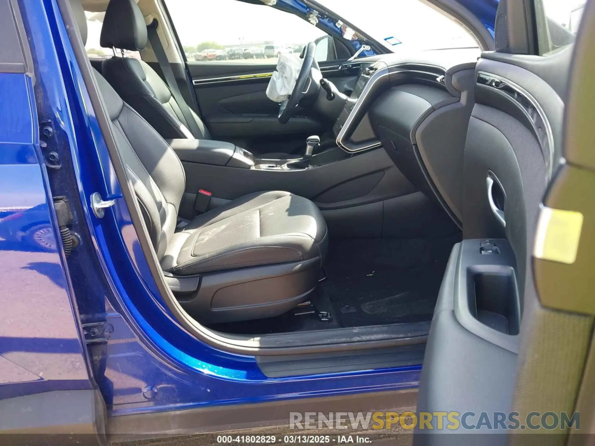 5 Photograph of a damaged car 5NMJF3AE1PH180789 HYUNDAI TUCSON 2023