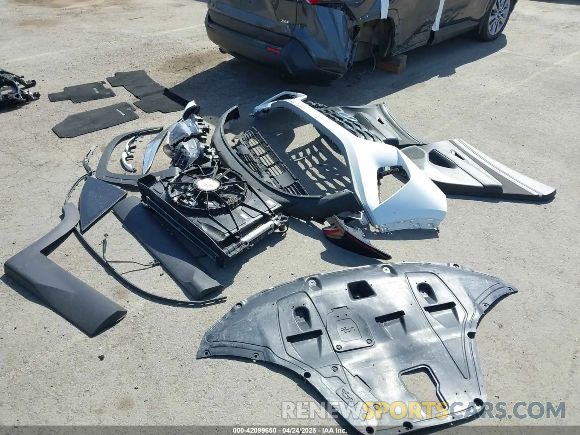 12 Photograph of a damaged car 5NMJF3AE1PH187998 HYUNDAI TUCSON 2023