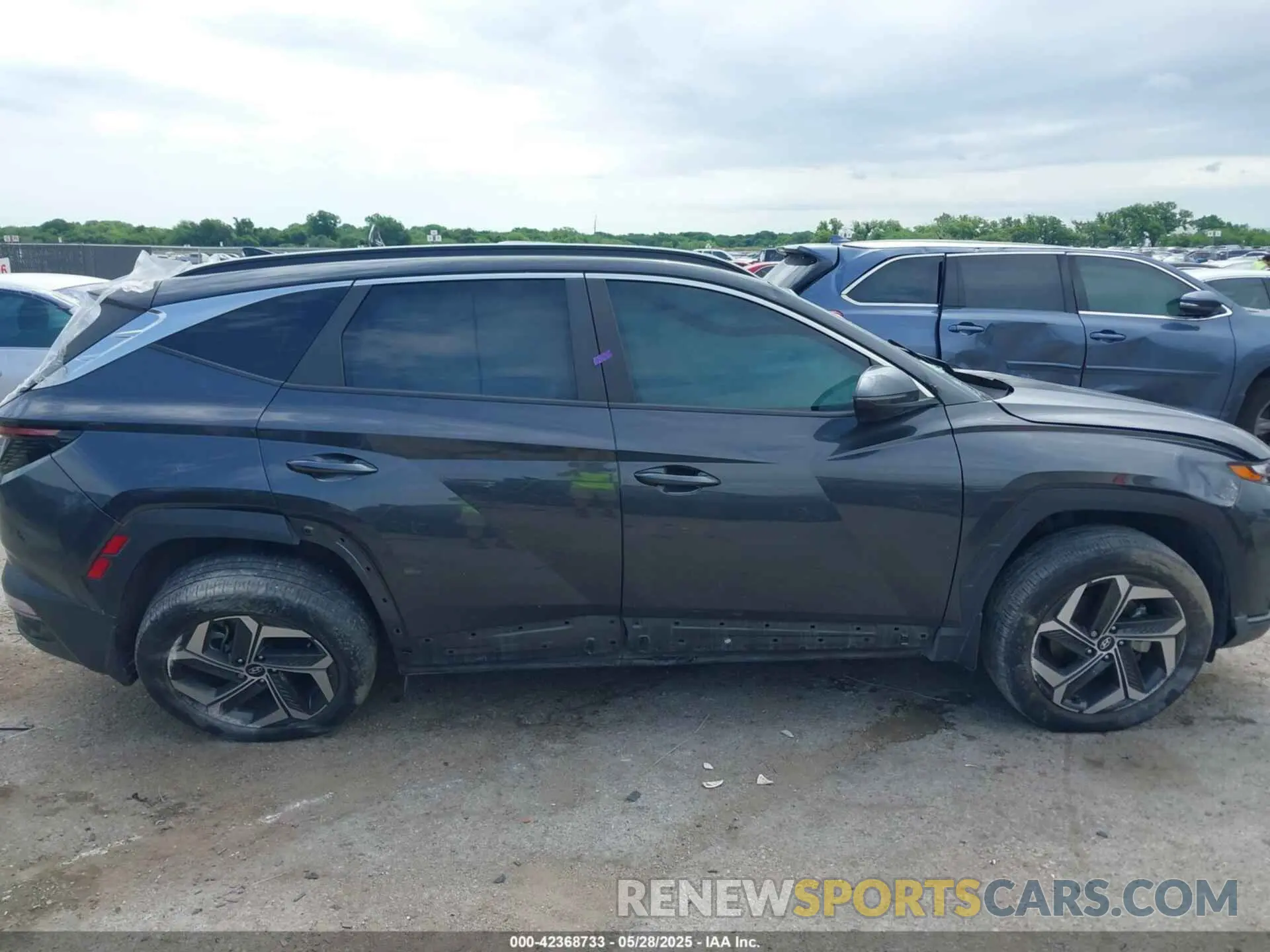 12 Photograph of a damaged car 5NMJF3AE3PH164707 HYUNDAI TUCSON 2023