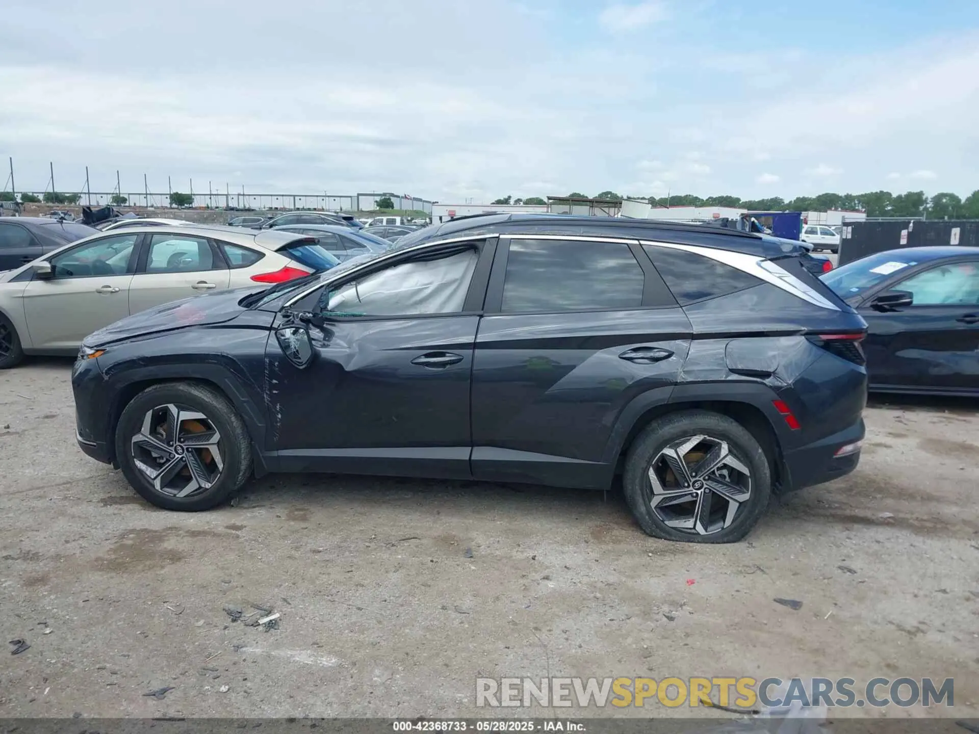 13 Photograph of a damaged car 5NMJF3AE3PH164707 HYUNDAI TUCSON 2023