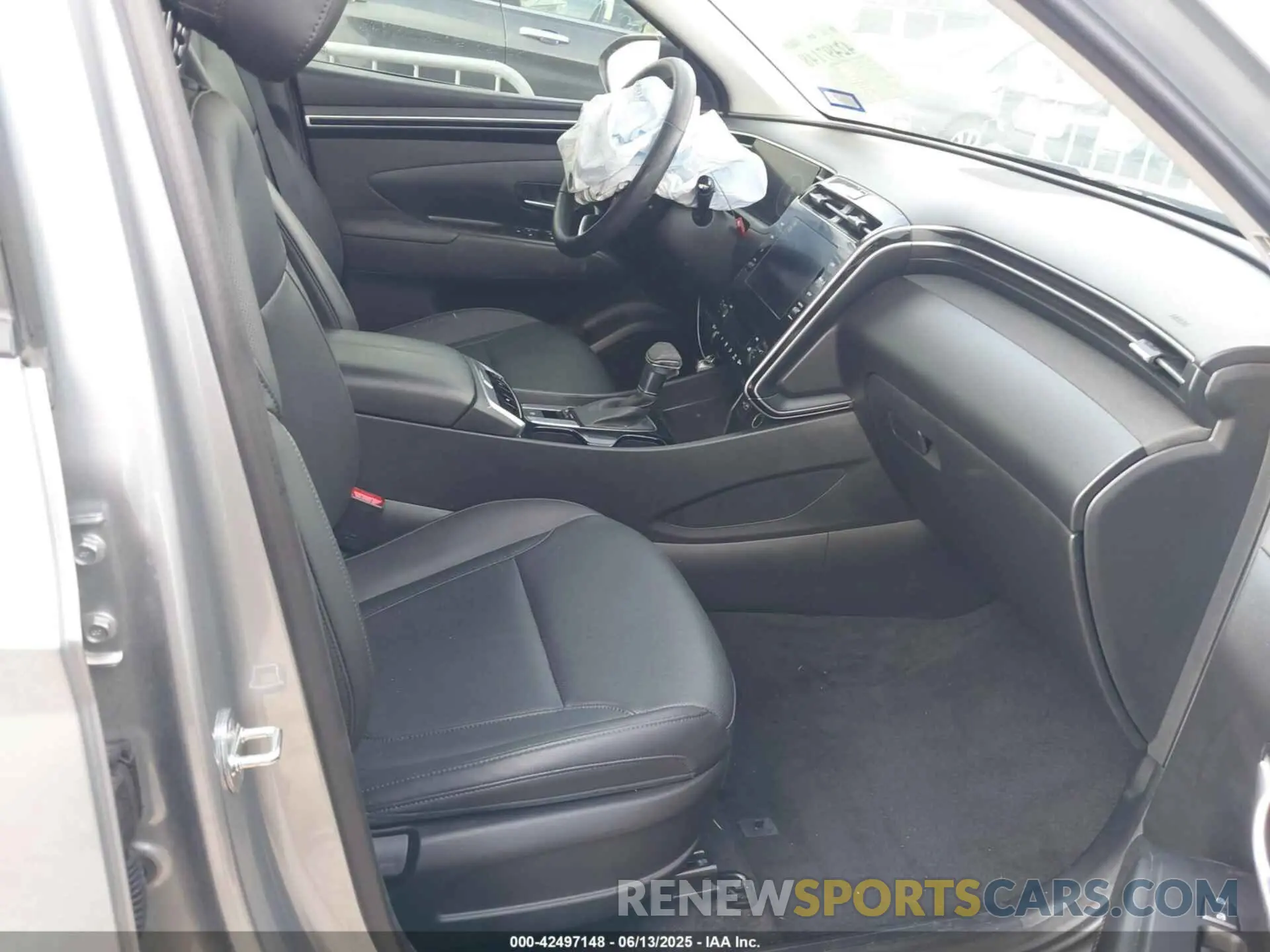 5 Photograph of a damaged car 5NMJF3AE3PH178784 HYUNDAI TUCSON 2023