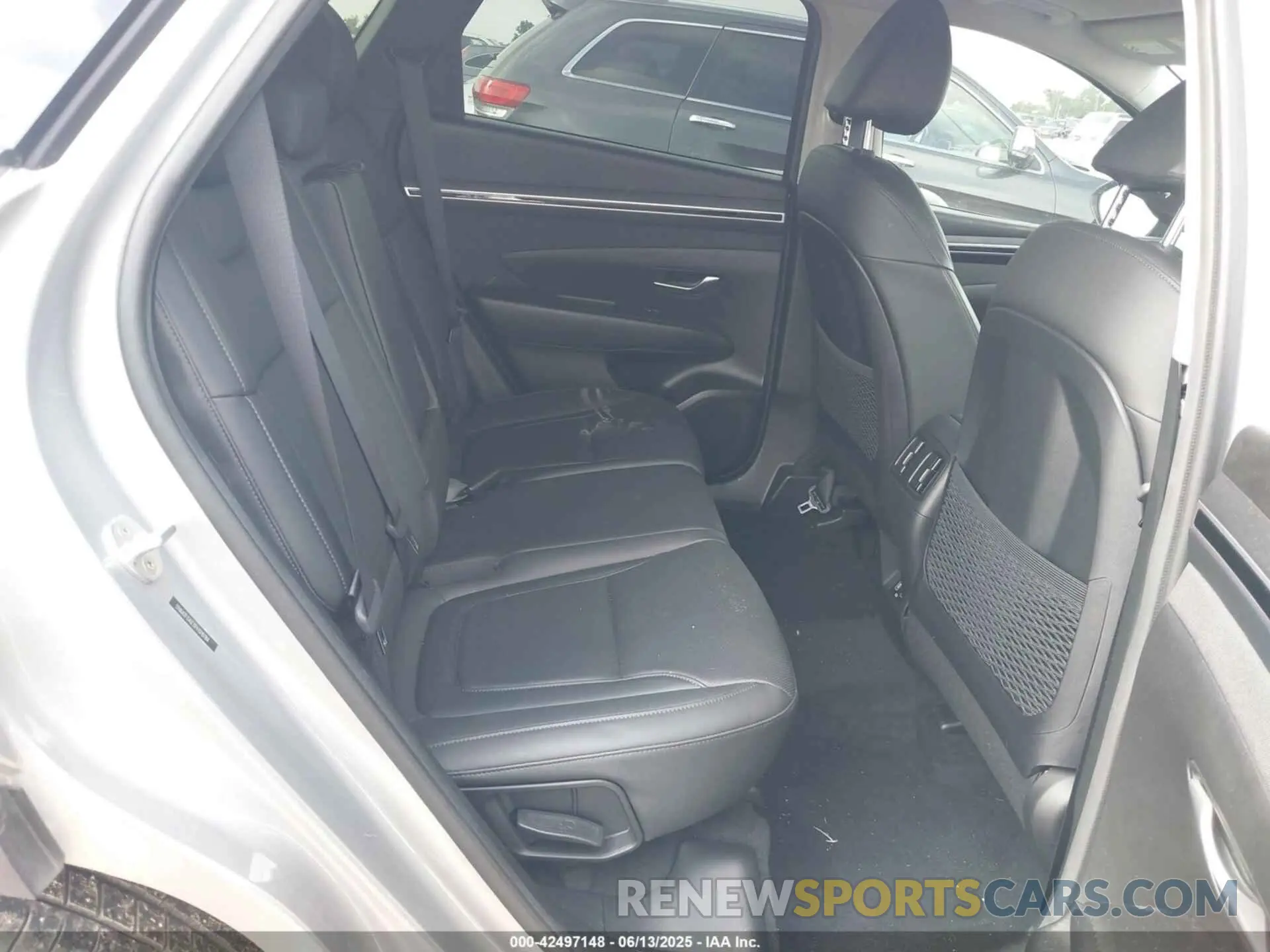 8 Photograph of a damaged car 5NMJF3AE3PH178784 HYUNDAI TUCSON 2023