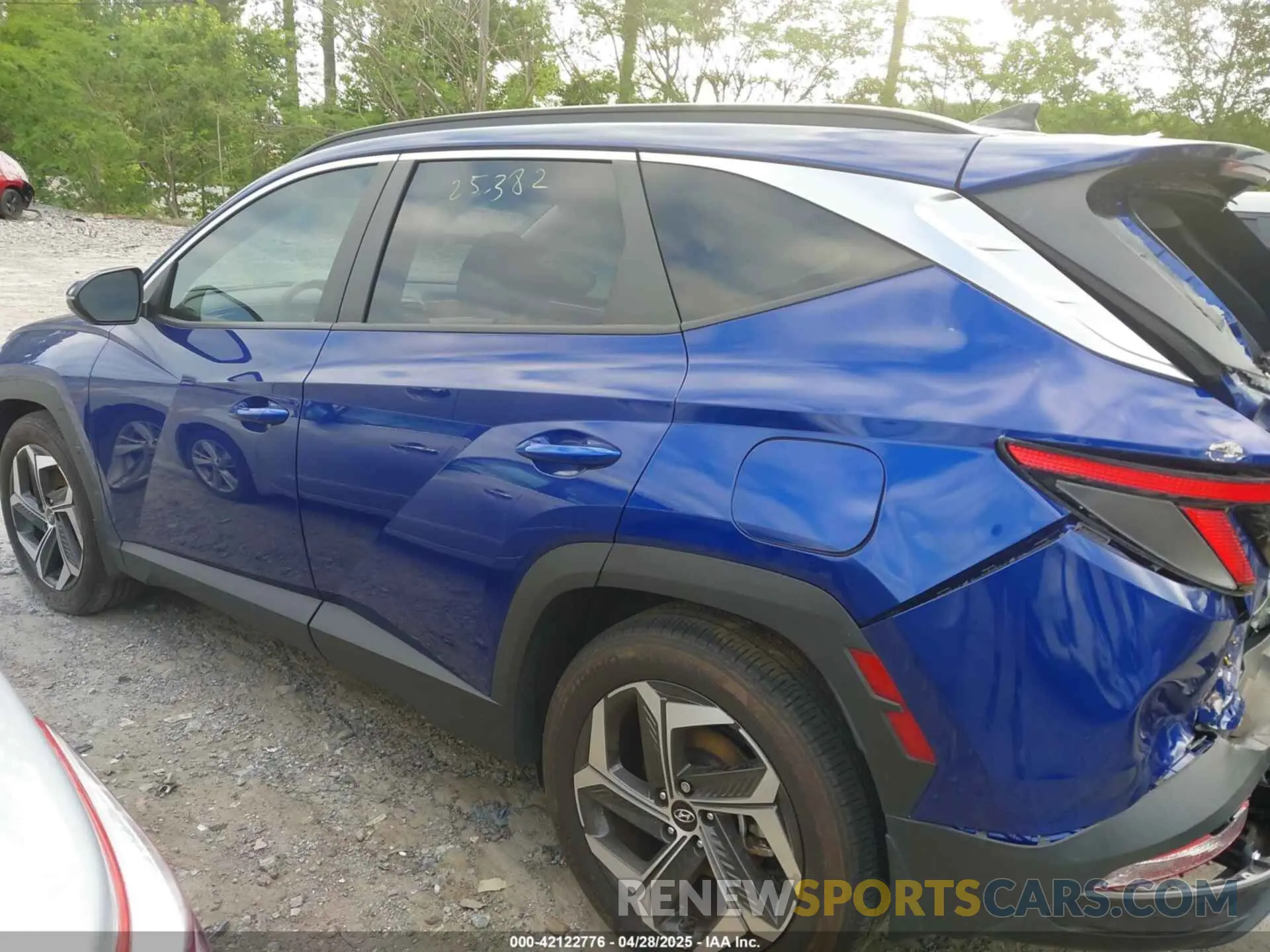 14 Photograph of a damaged car 5NMJF3AE3PH250115 HYUNDAI TUCSON 2023