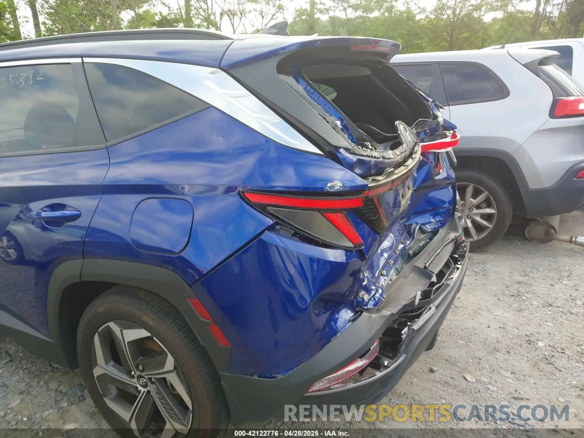 6 Photograph of a damaged car 5NMJF3AE3PH250115 HYUNDAI TUCSON 2023