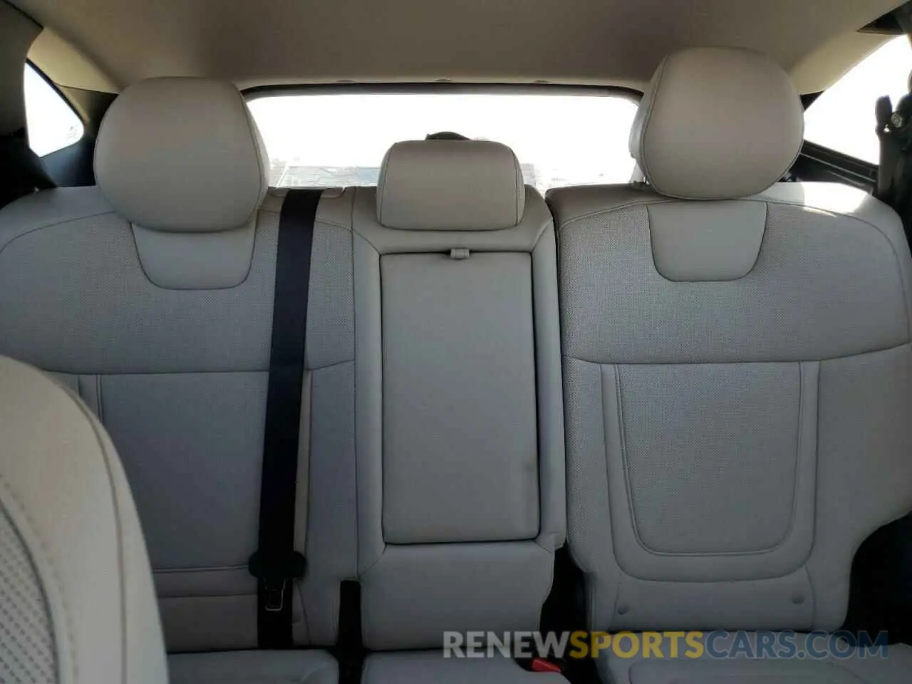 10 Photograph of a damaged car 5NMJF3AE4PH178308 HYUNDAI TUCSON 2023