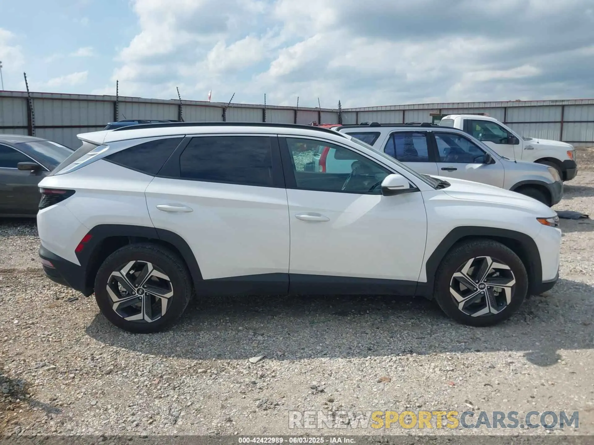 14 Photograph of a damaged car 5NMJF3AE4PH237213 HYUNDAI TUCSON 2023