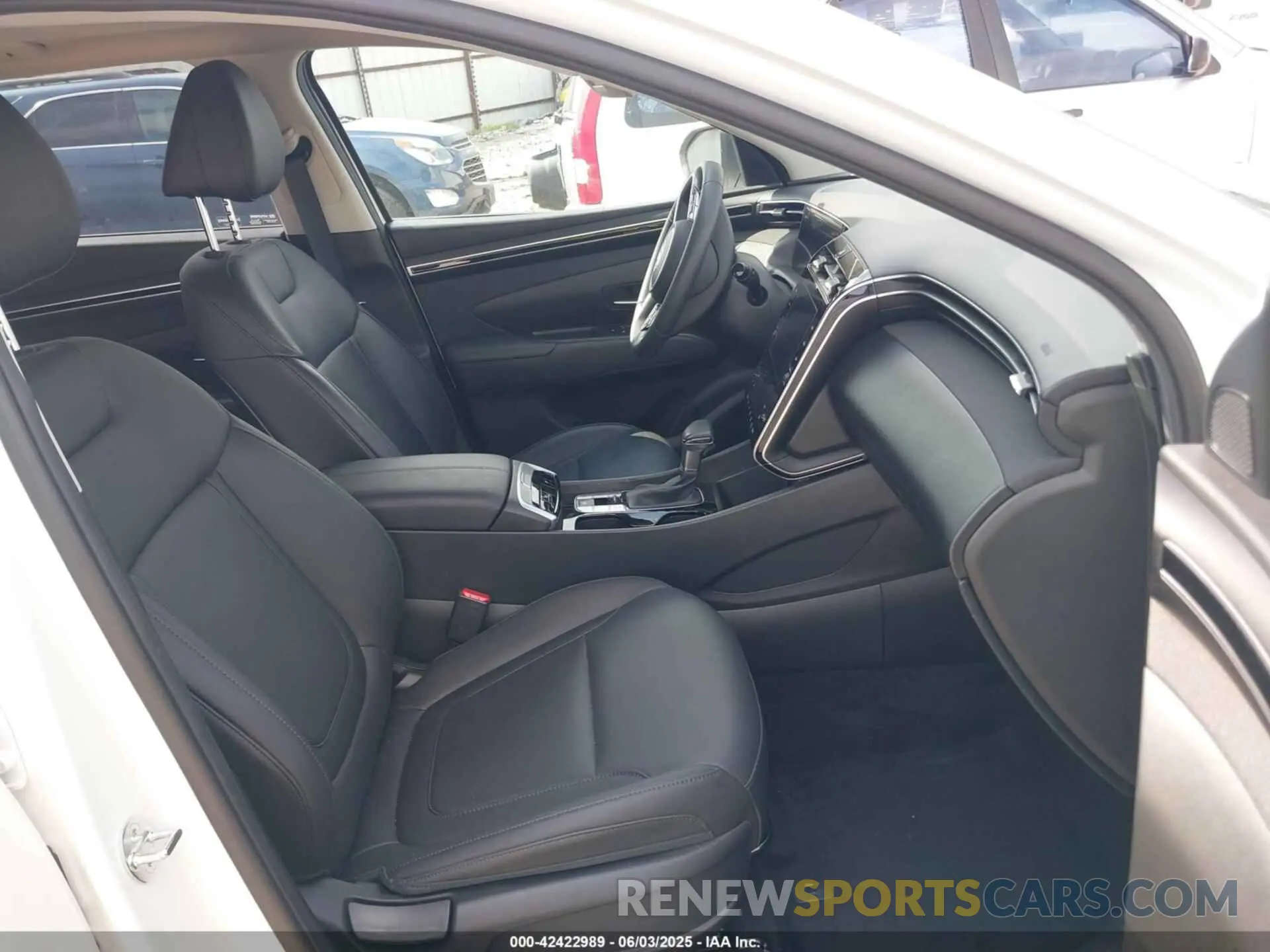 5 Photograph of a damaged car 5NMJF3AE4PH237213 HYUNDAI TUCSON 2023
