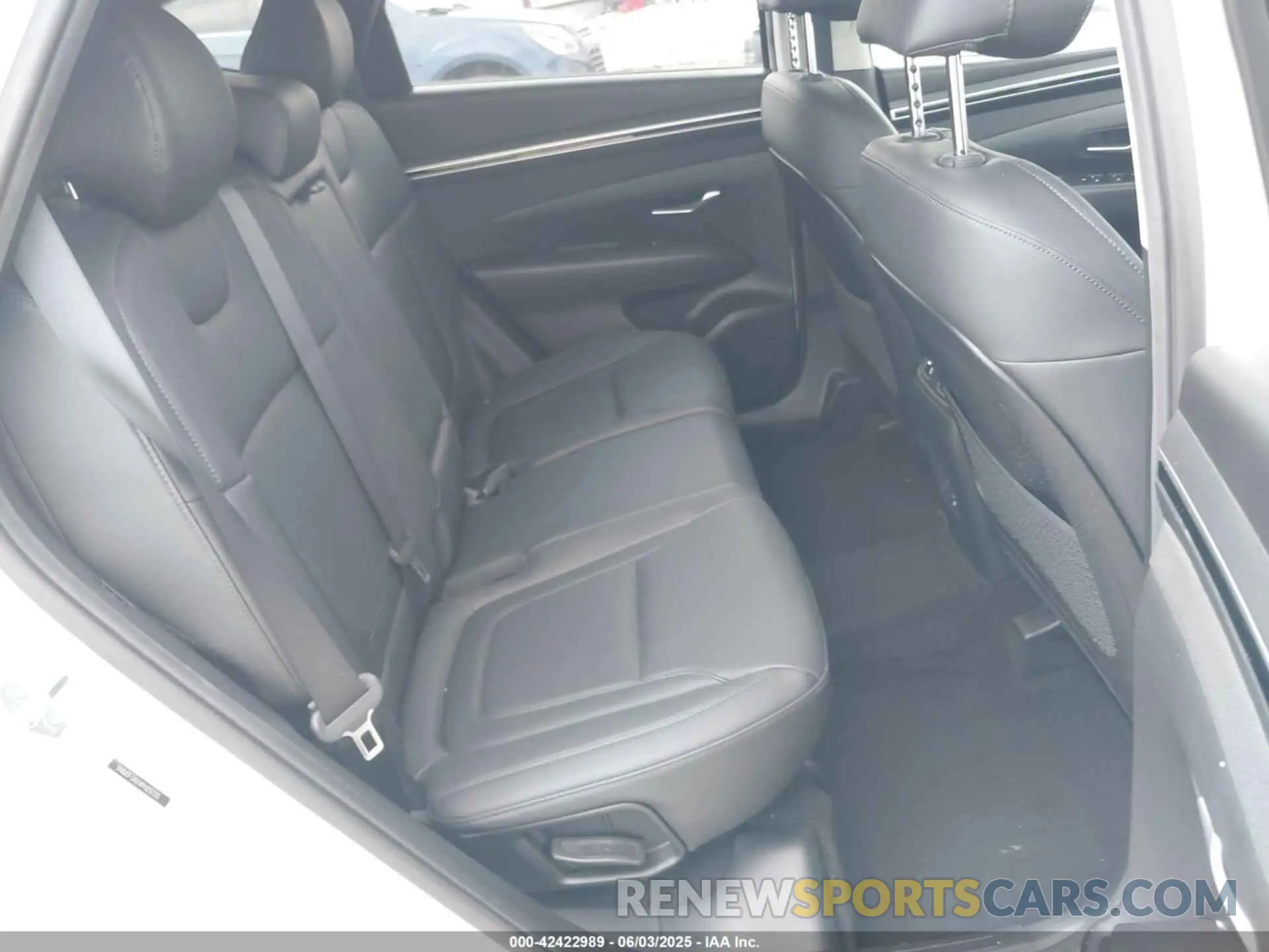 8 Photograph of a damaged car 5NMJF3AE4PH237213 HYUNDAI TUCSON 2023