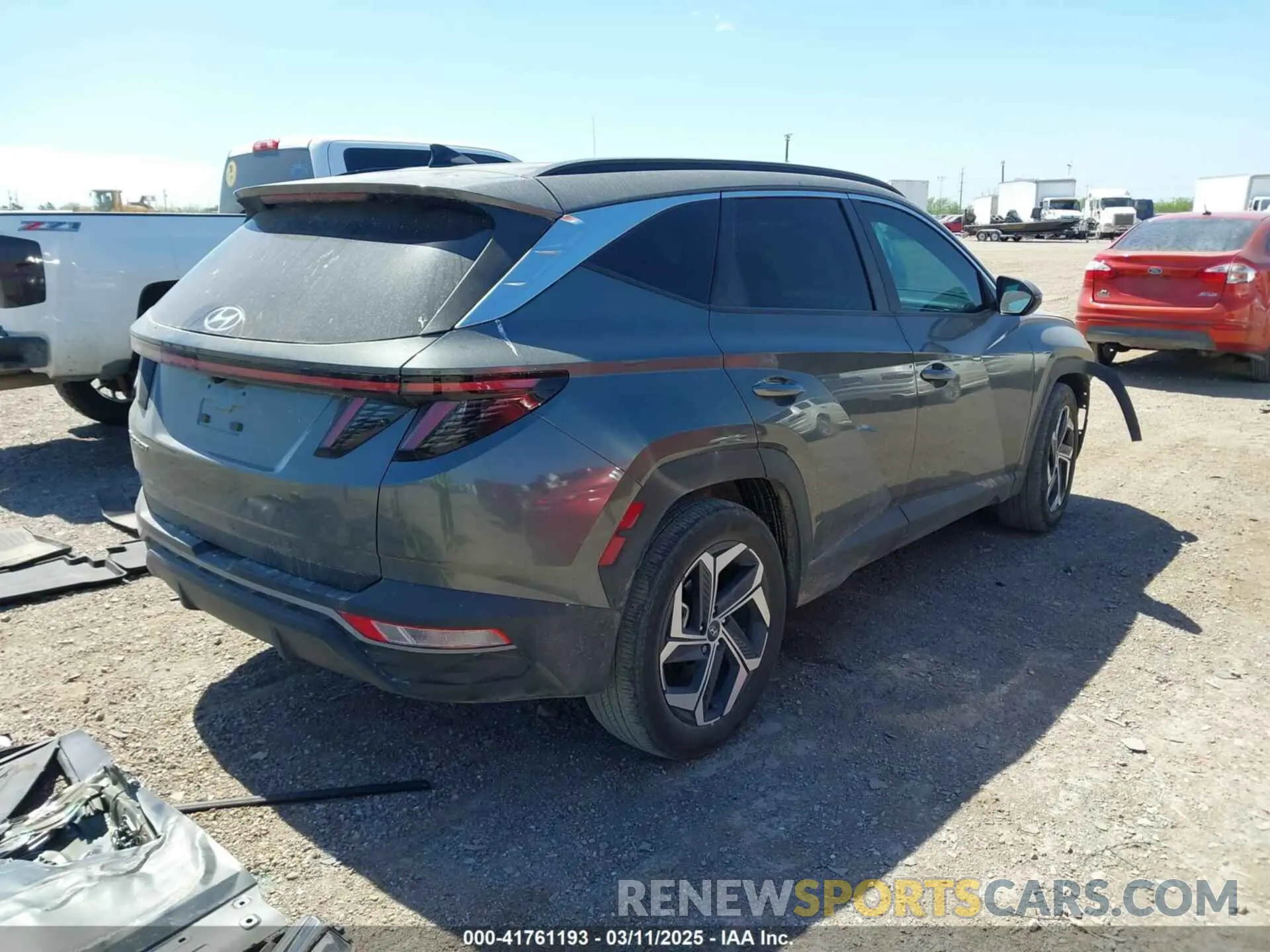 4 Photograph of a damaged car 5NMJF3AE4PH252519 HYUNDAI TUCSON 2023