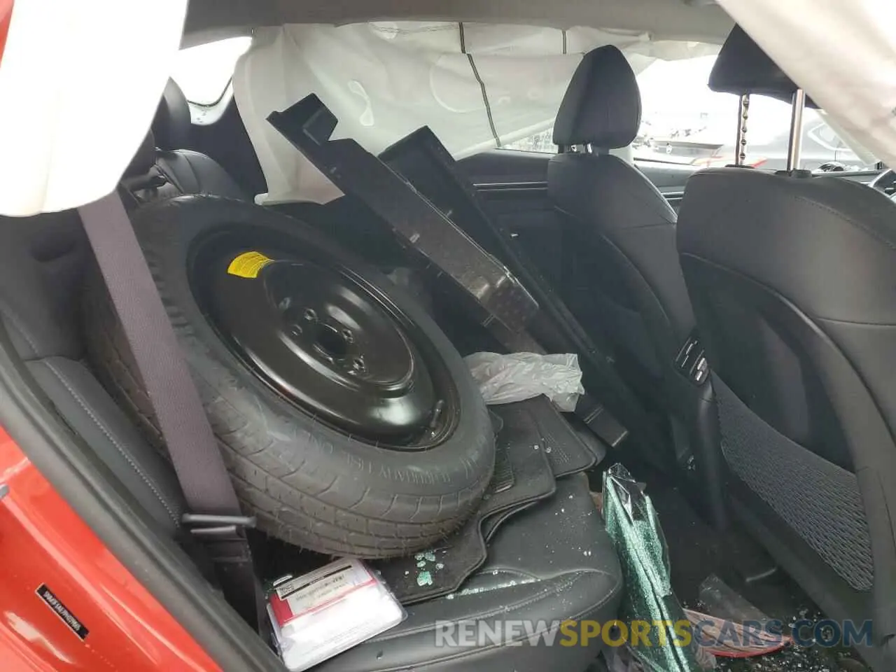10 Photograph of a damaged car 5NMJF3AE7PH229865 HYUNDAI TUCSON 2023
