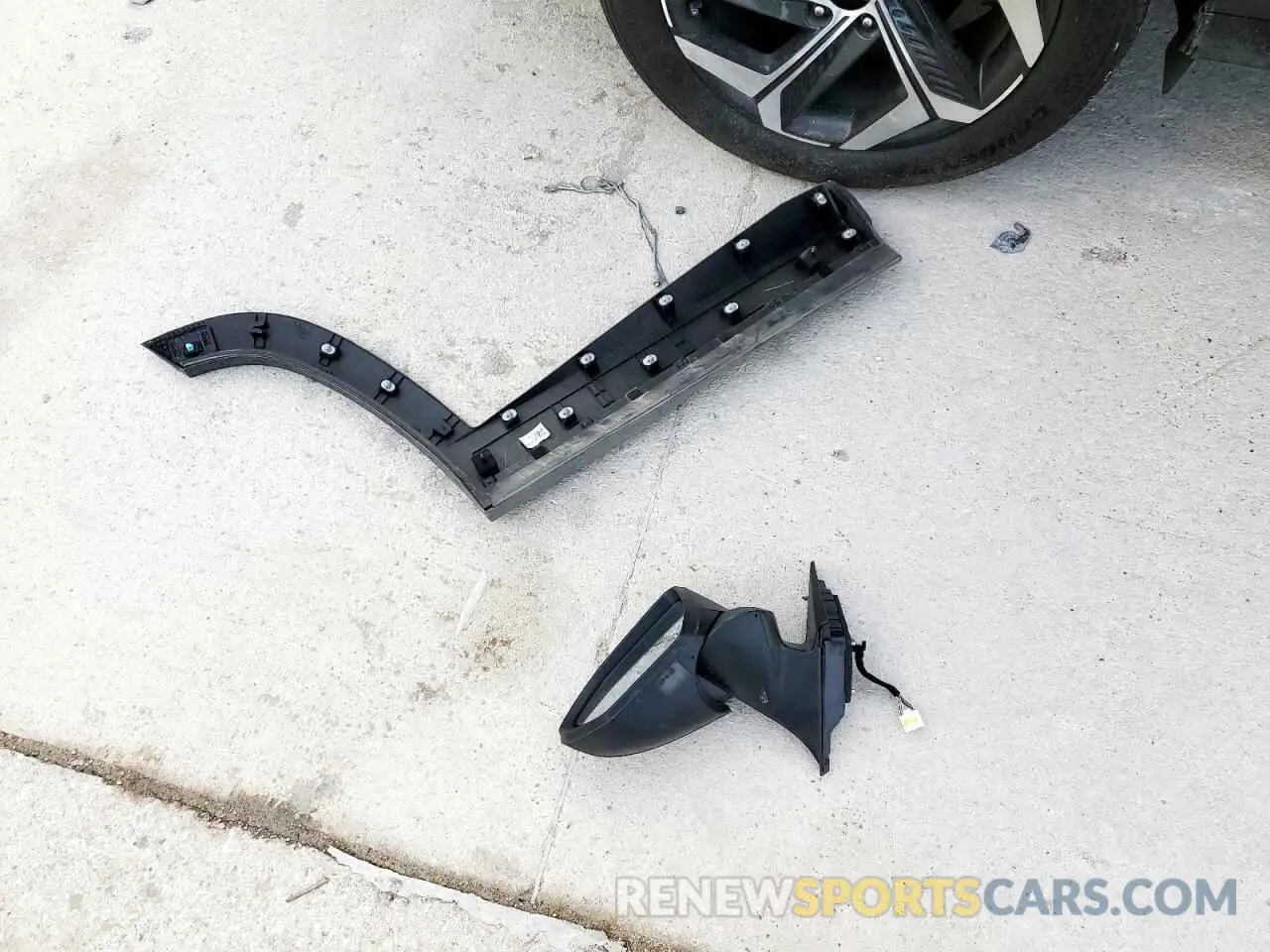 13 Photograph of a damaged car 5NMJF3AE7PH259741 HYUNDAI TUCSON 2023