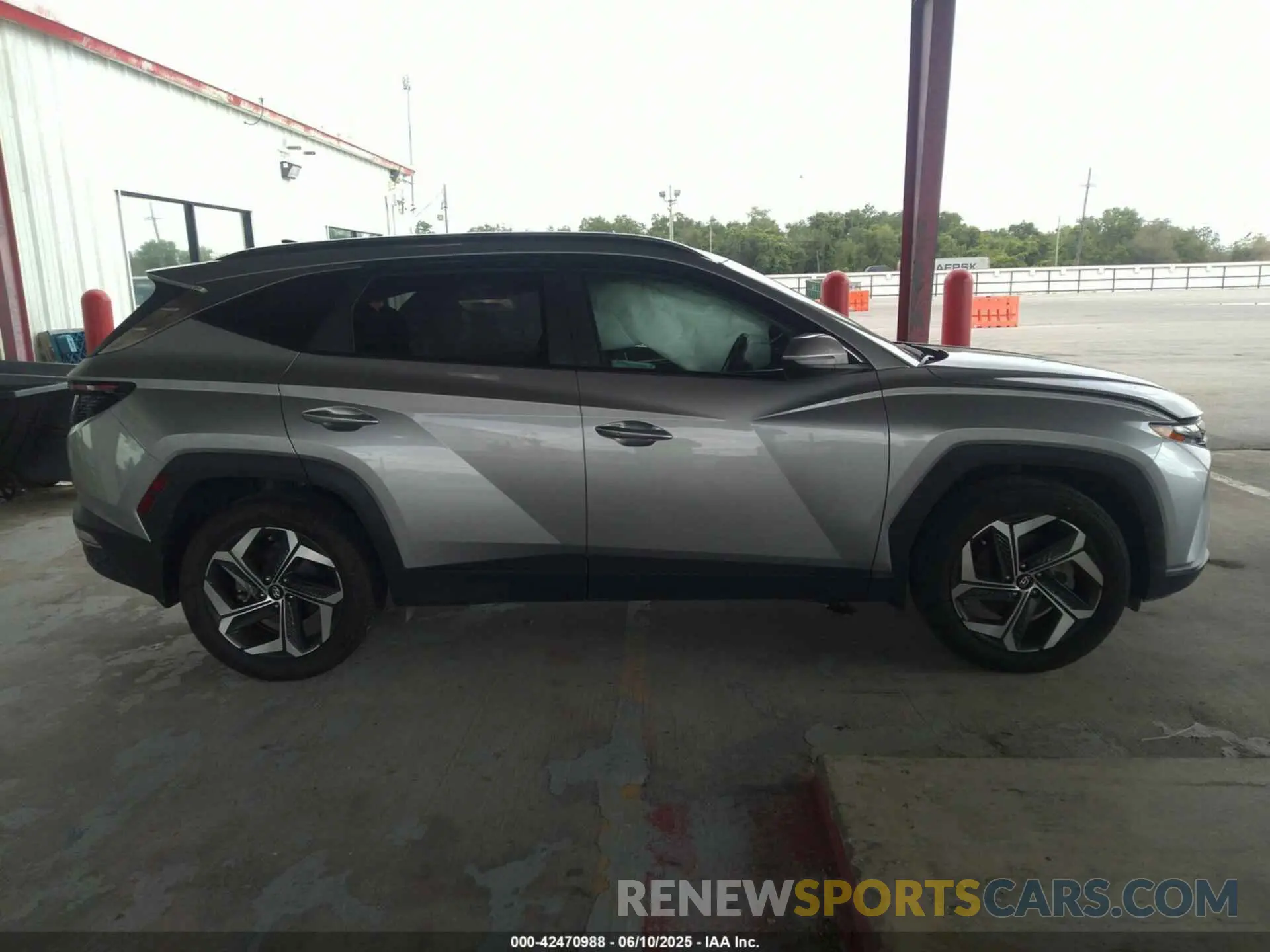 13 Photograph of a damaged car 5NMJF3AE8PH287385 HYUNDAI TUCSON 2023