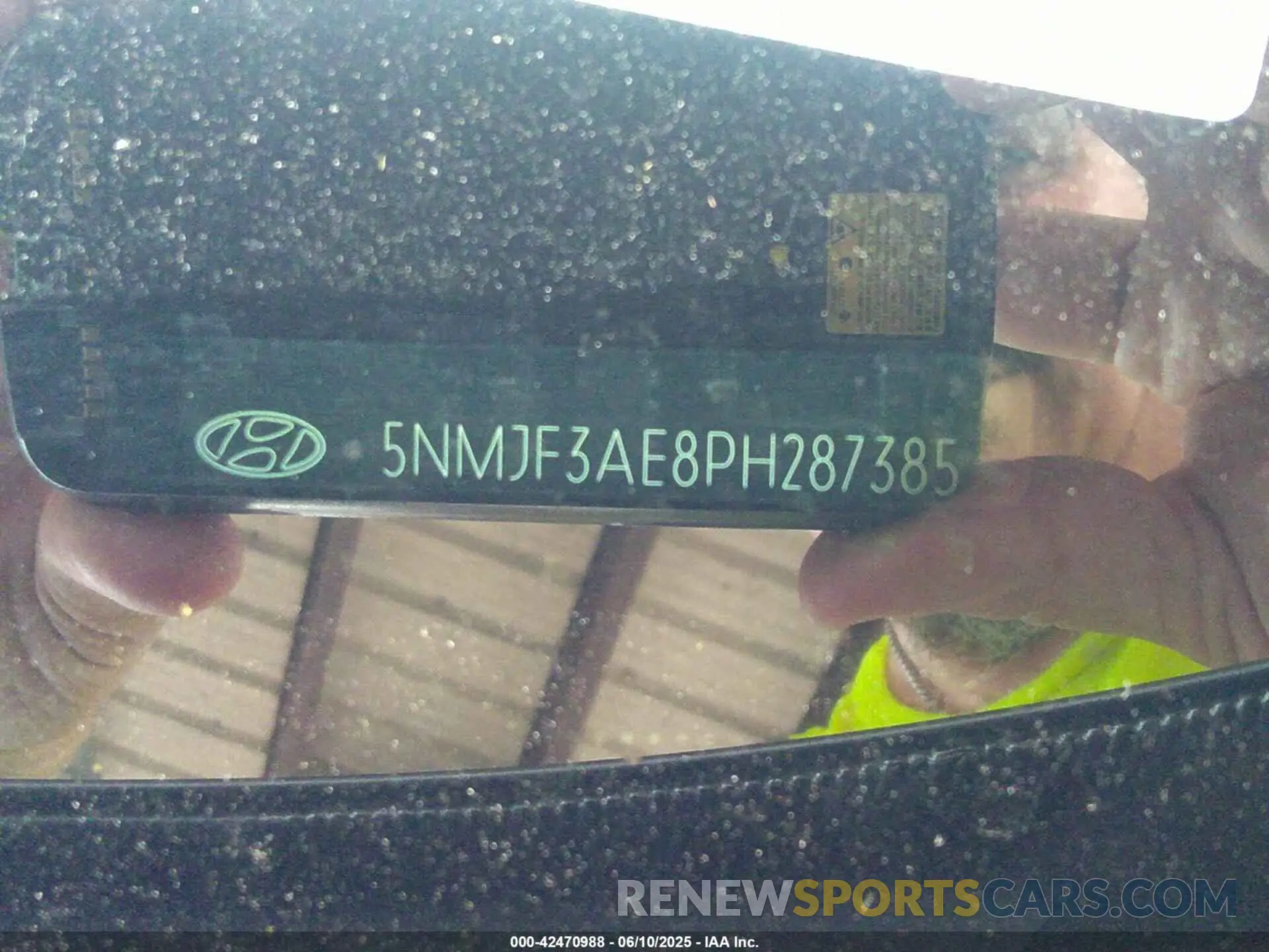 9 Photograph of a damaged car 5NMJF3AE8PH287385 HYUNDAI TUCSON 2023
