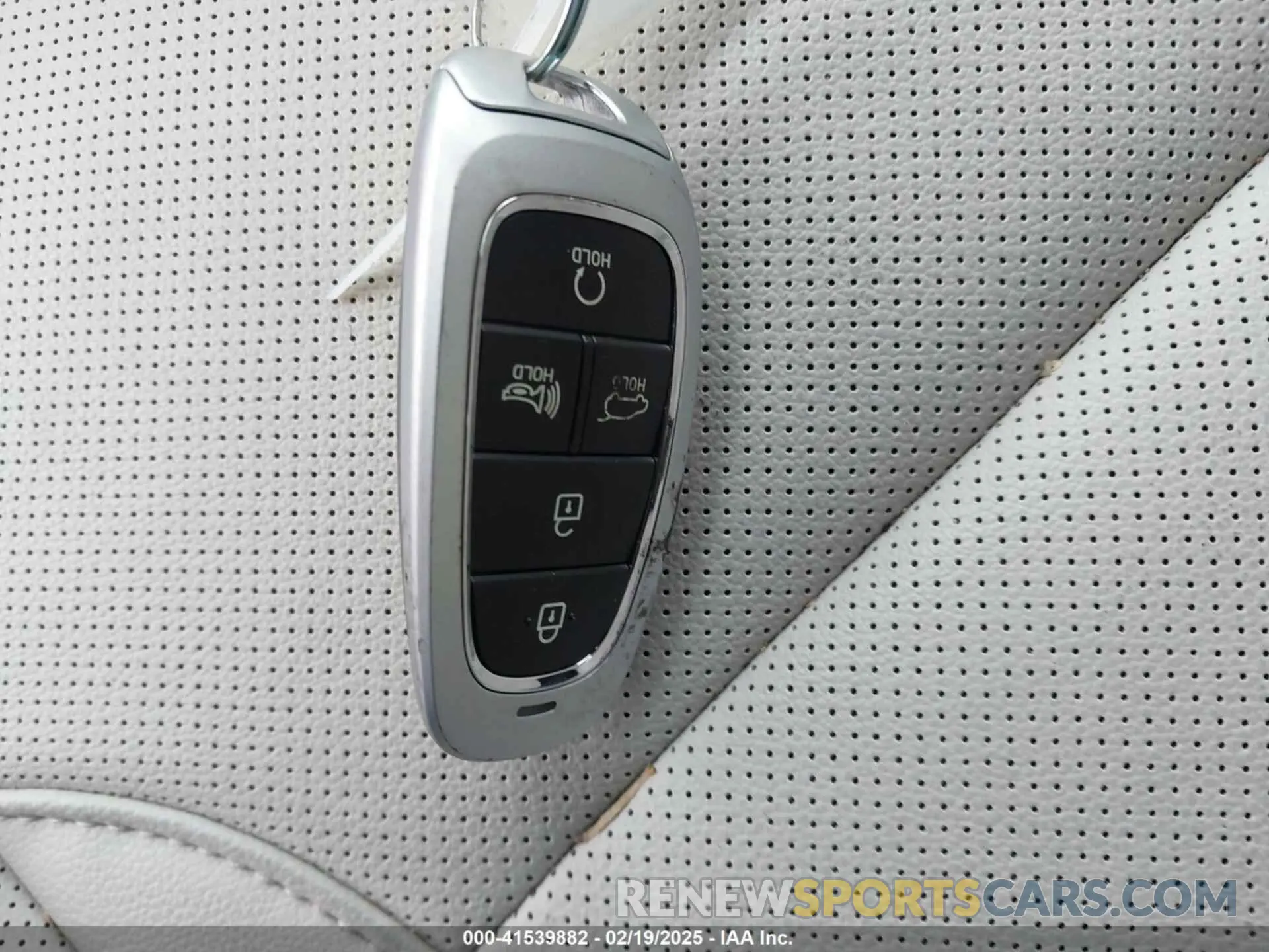 11 Photograph of a damaged car 5NMJF3AE8PH293249 HYUNDAI TUCSON 2023