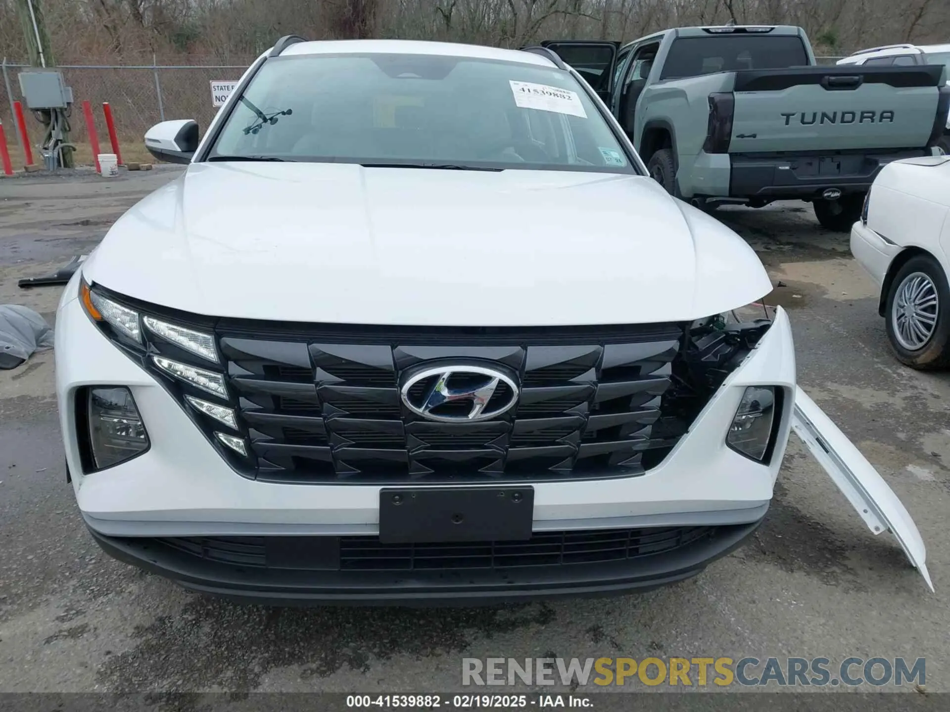 13 Photograph of a damaged car 5NMJF3AE8PH293249 HYUNDAI TUCSON 2023