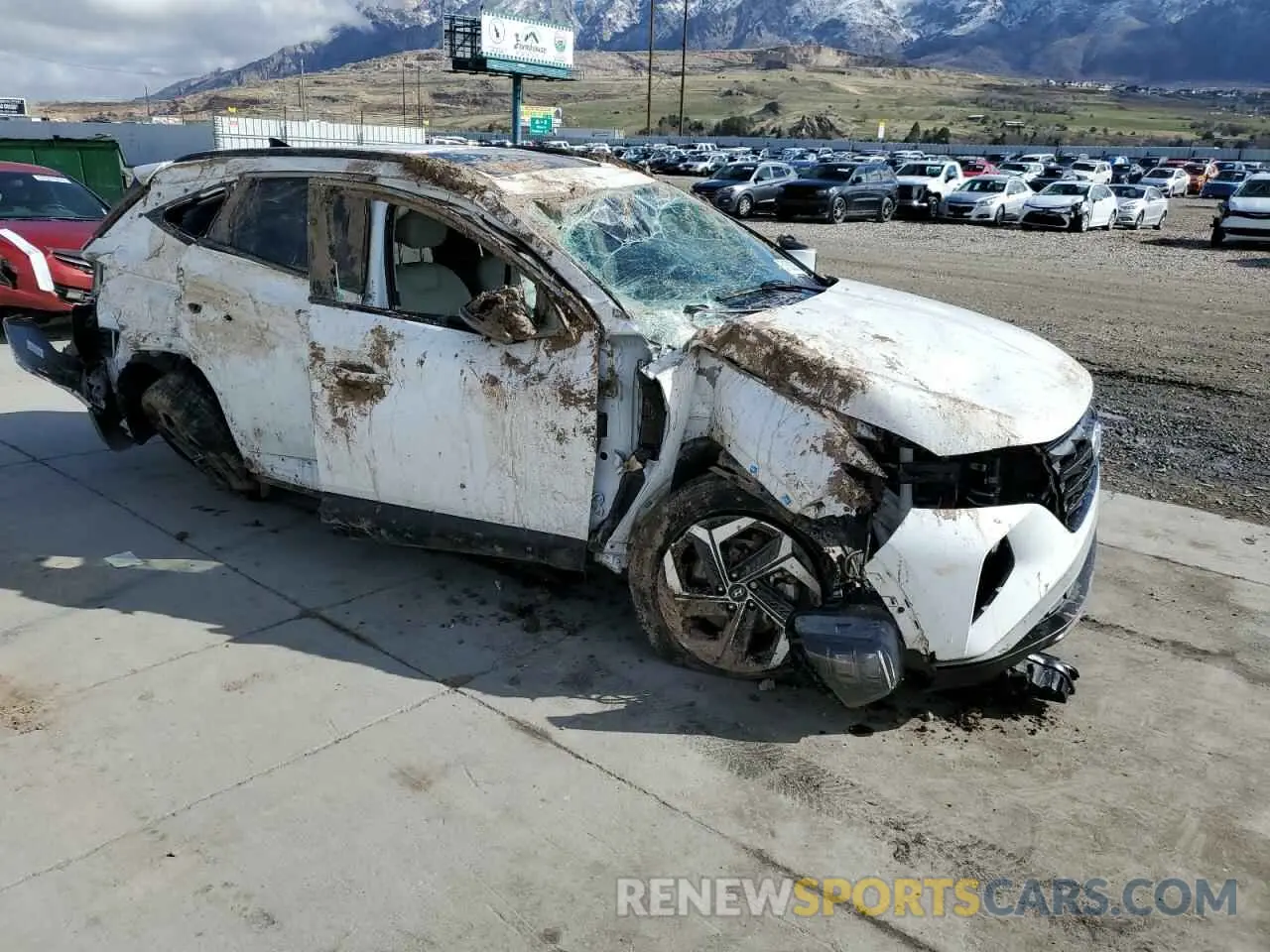 4 Photograph of a damaged car 5NMJF3AE9PH285841 HYUNDAI TUCSON 2023