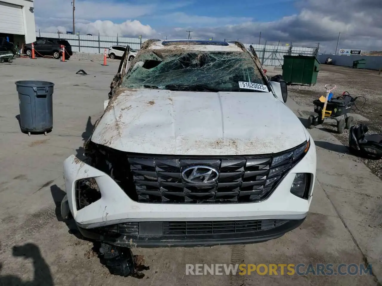 5 Photograph of a damaged car 5NMJF3AE9PH285841 HYUNDAI TUCSON 2023