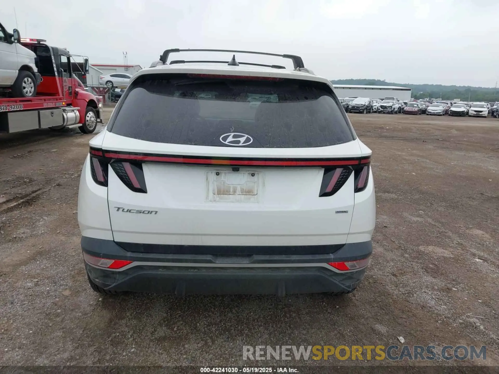 16 Photograph of a damaged car 5NMJFCAE0PH197194 HYUNDAI TUCSON 2023