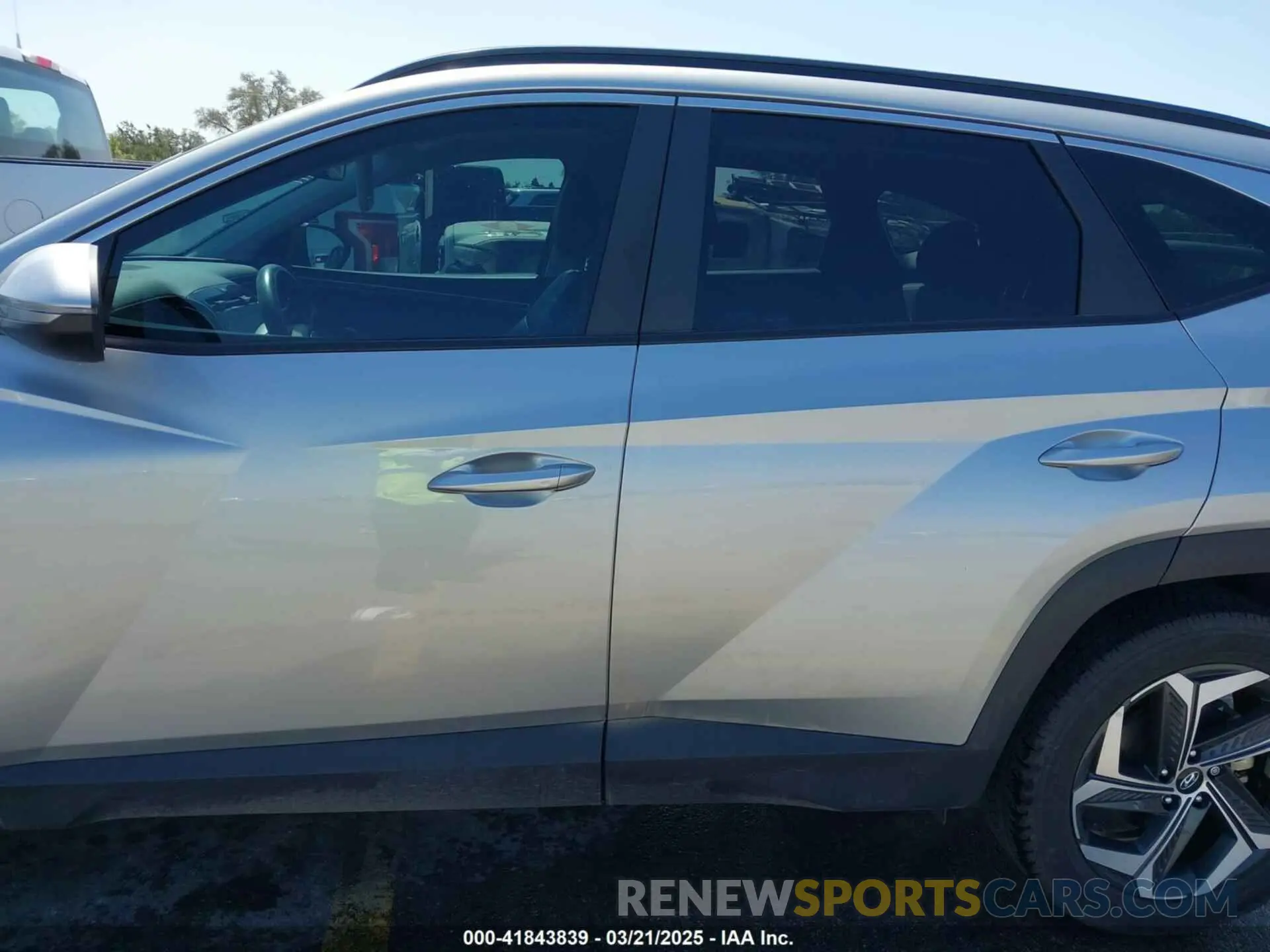 14 Photograph of a damaged car 5NMJFCAE0PH221025 HYUNDAI TUCSON 2023