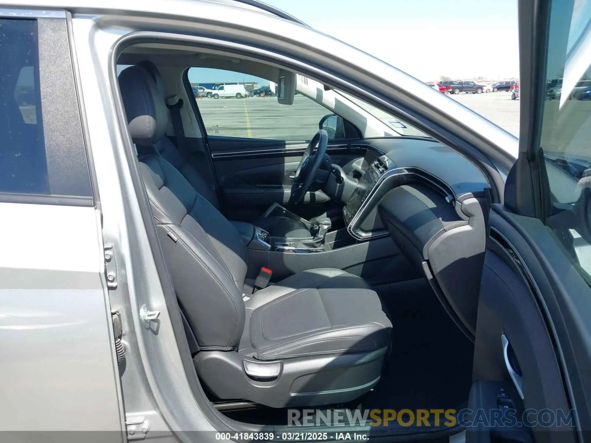 5 Photograph of a damaged car 5NMJFCAE0PH221025 HYUNDAI TUCSON 2023