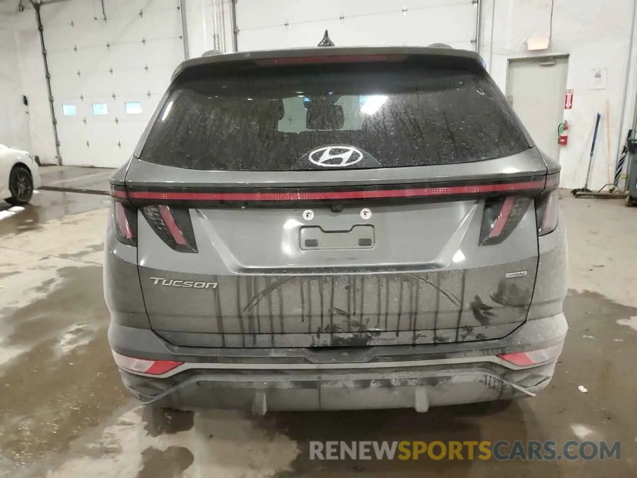 6 Photograph of a damaged car 5NMJFCAE1PH229635 HYUNDAI TUCSON 2023