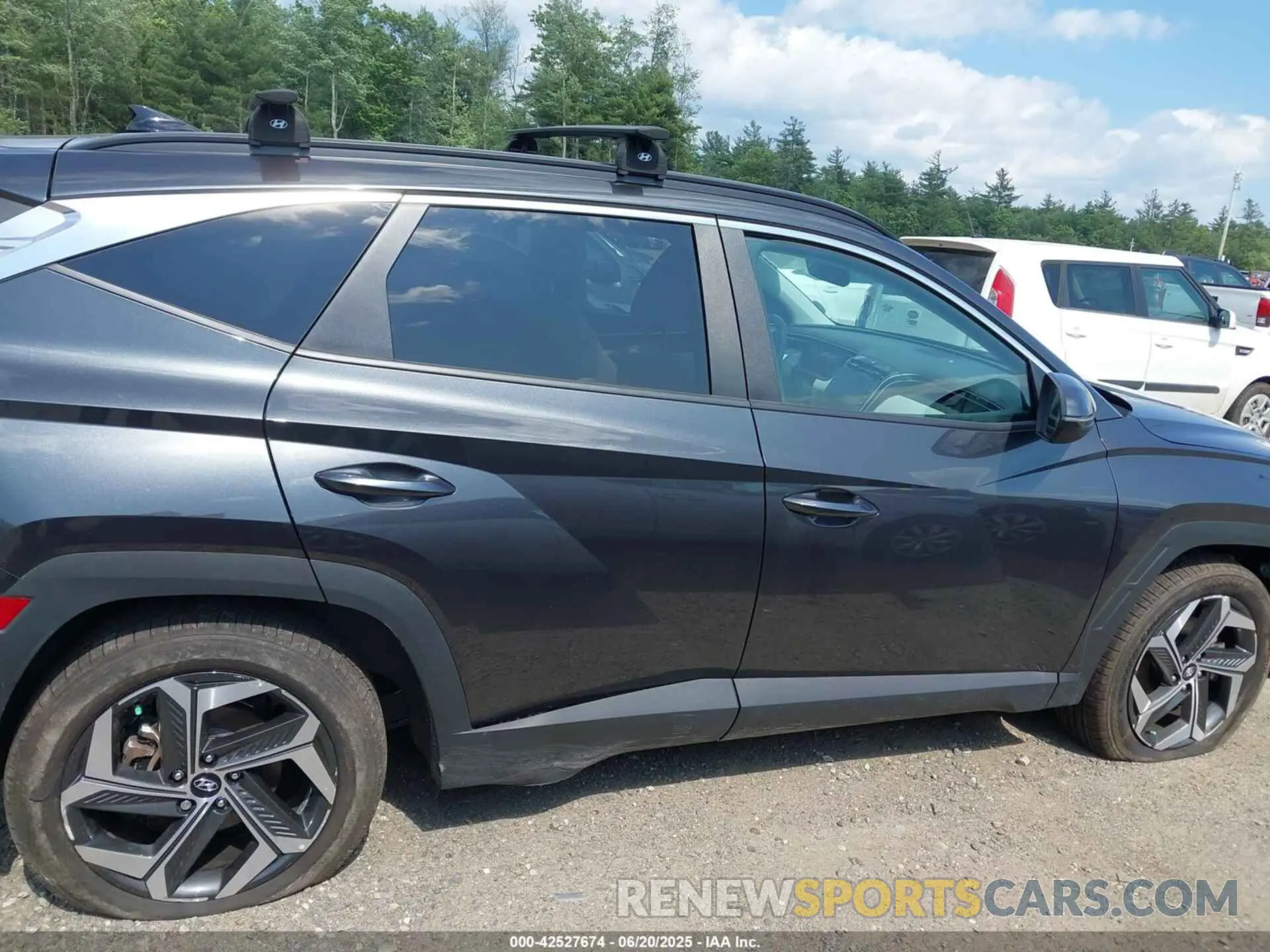 13 Photograph of a damaged car 5NMJFCAE3PH194810 HYUNDAI TUCSON 2023