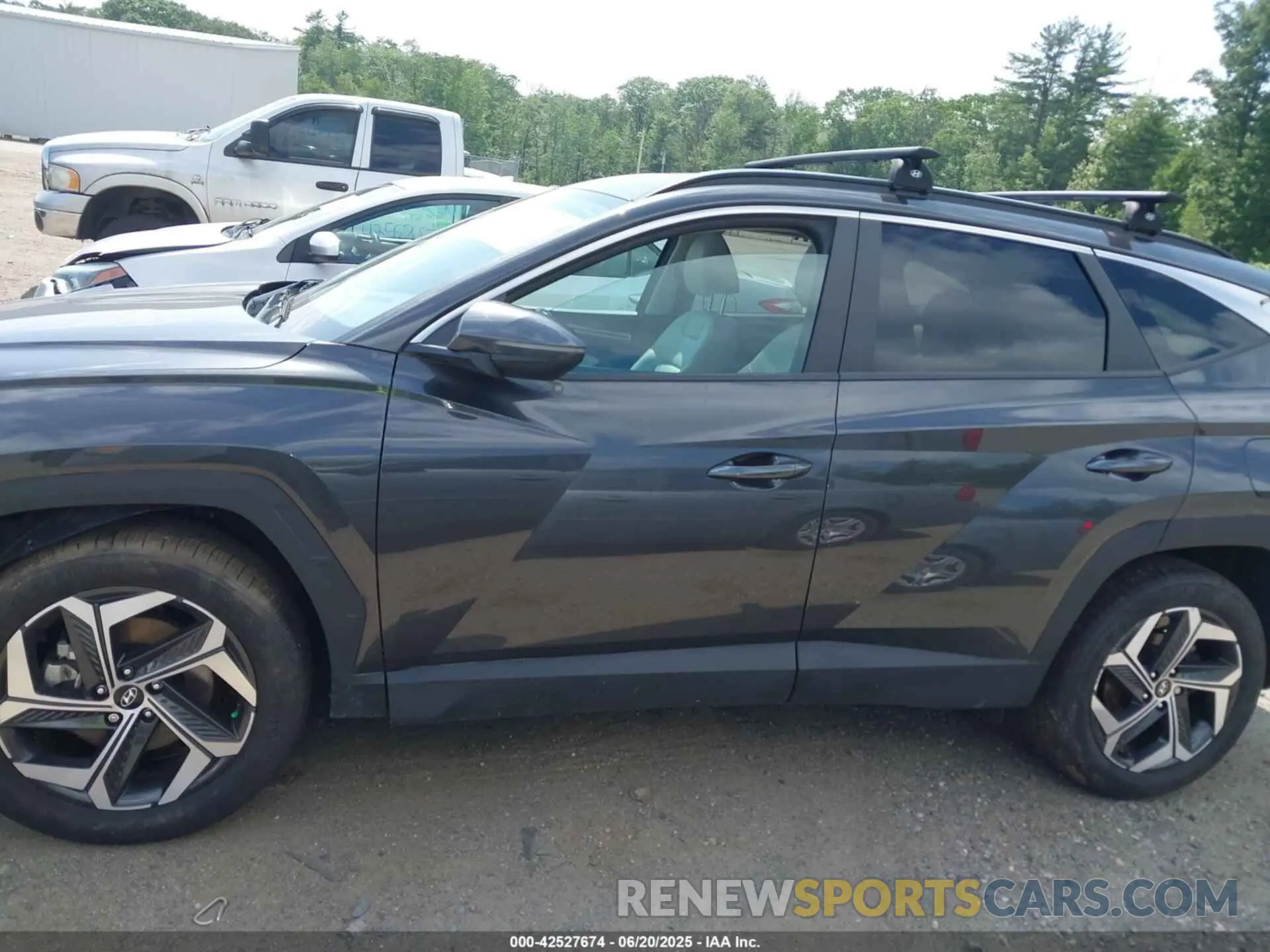 14 Photograph of a damaged car 5NMJFCAE3PH194810 HYUNDAI TUCSON 2023