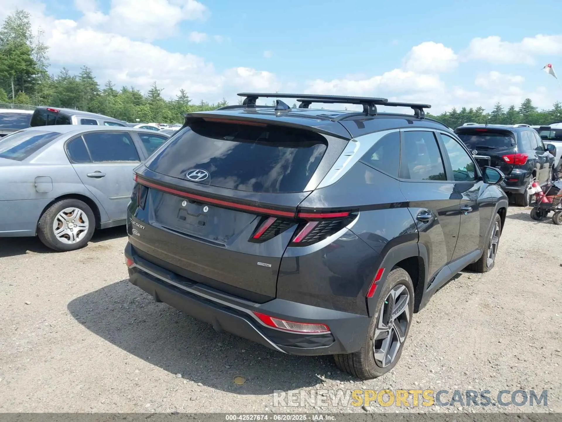4 Photograph of a damaged car 5NMJFCAE3PH194810 HYUNDAI TUCSON 2023