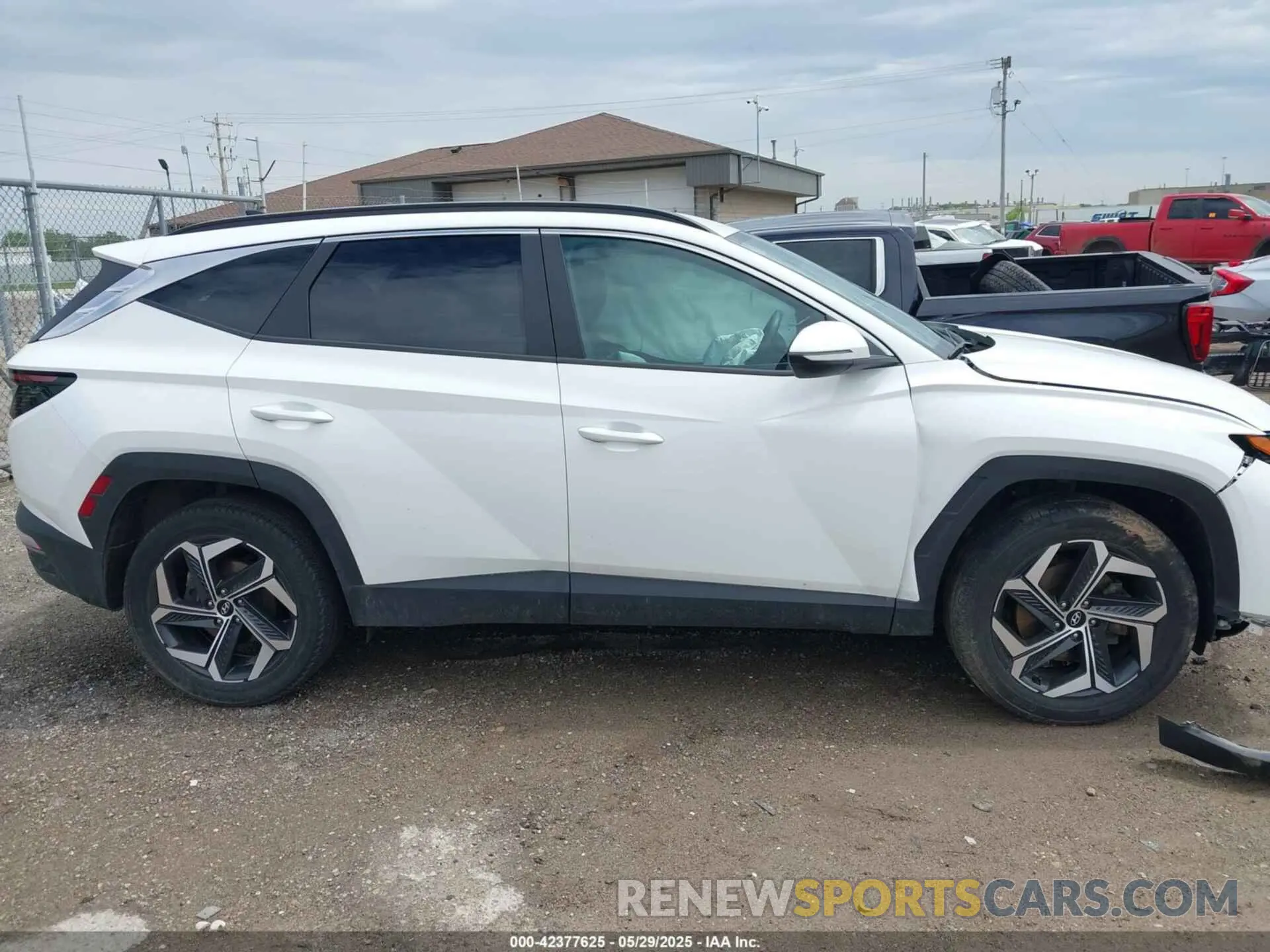 14 Photograph of a damaged car 5NMJFCAE4PH255890 HYUNDAI TUCSON 2023