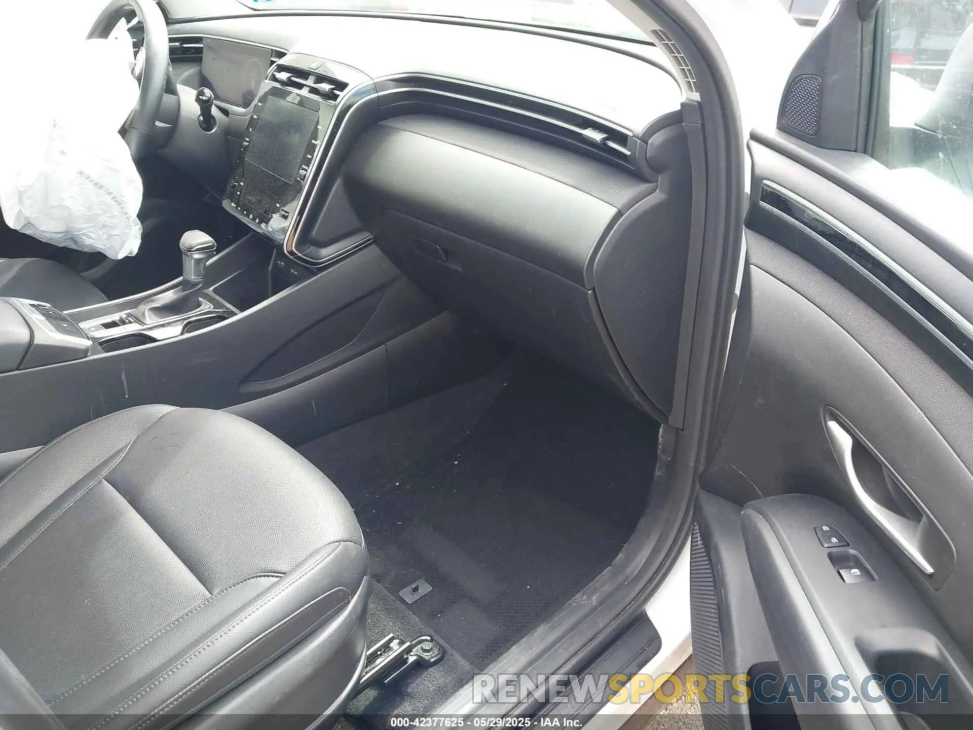 5 Photograph of a damaged car 5NMJFCAE4PH255890 HYUNDAI TUCSON 2023