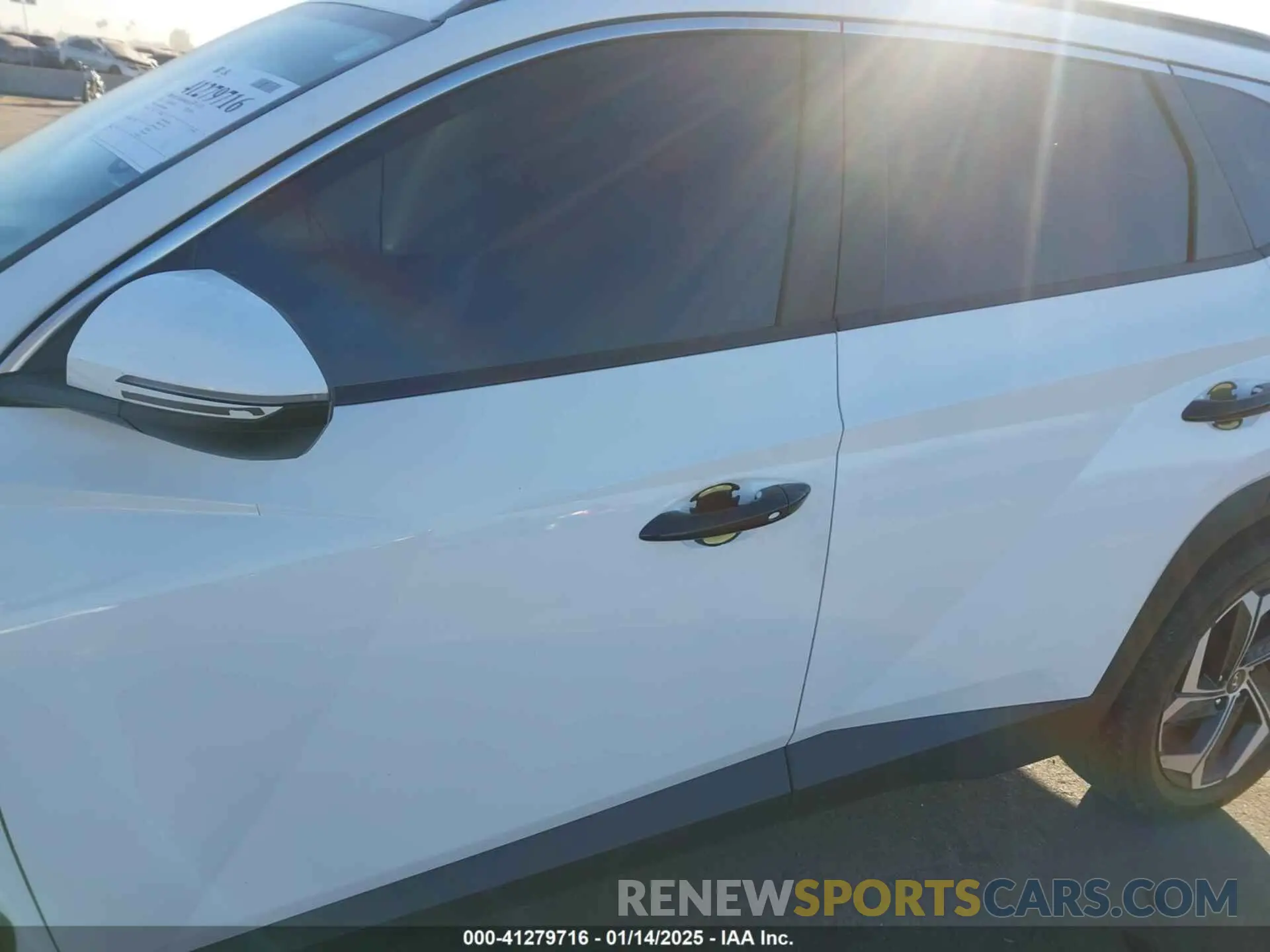 15 Photograph of a damaged car 5NMJFCAE4PH259907 HYUNDAI TUCSON 2023