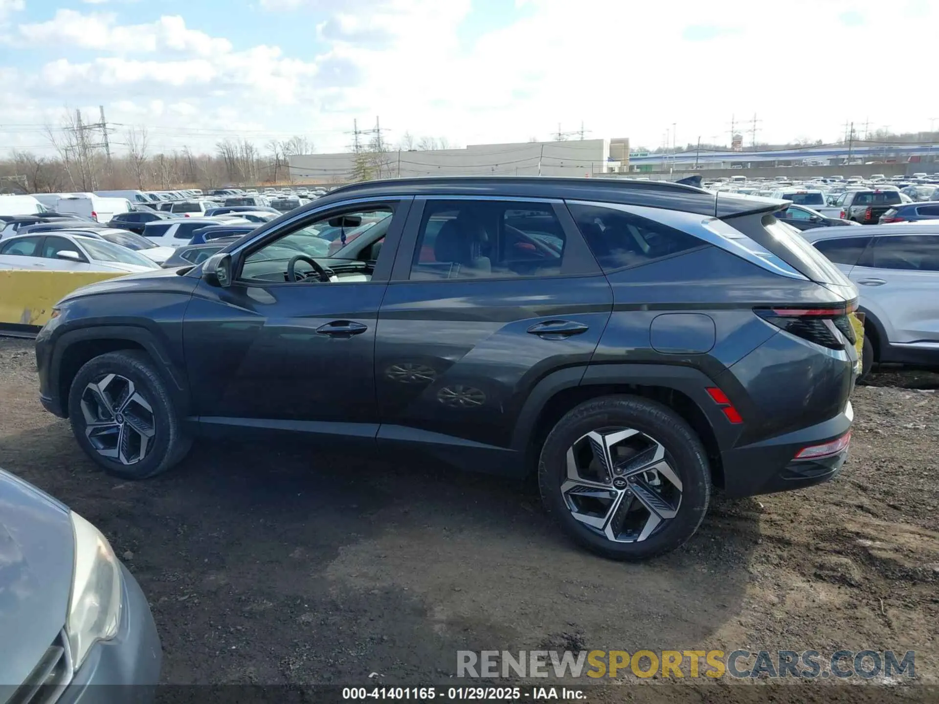 14 Photograph of a damaged car 5NMJFCAE5PH267661 HYUNDAI TUCSON 2023