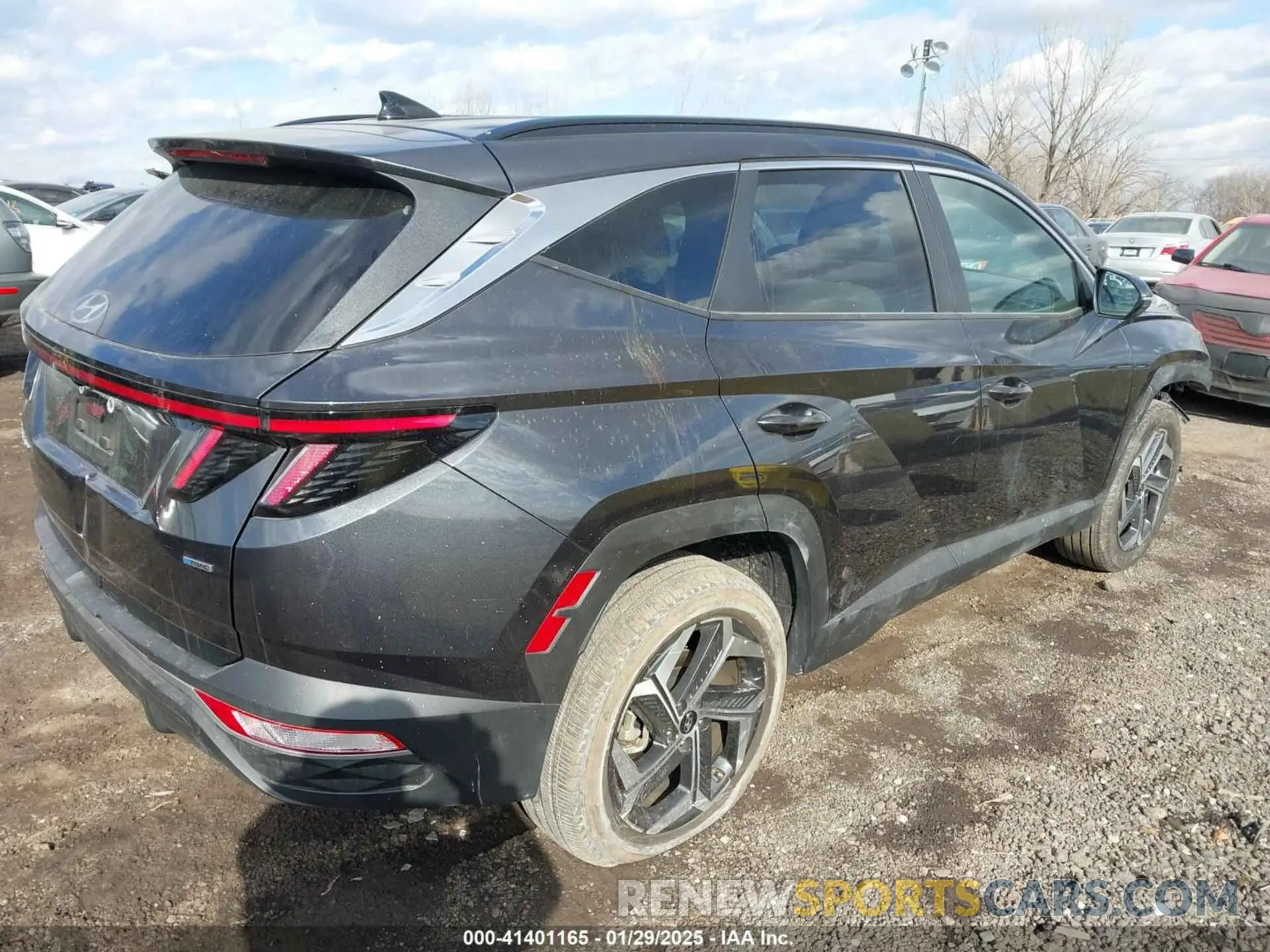 4 Photograph of a damaged car 5NMJFCAE5PH267661 HYUNDAI TUCSON 2023