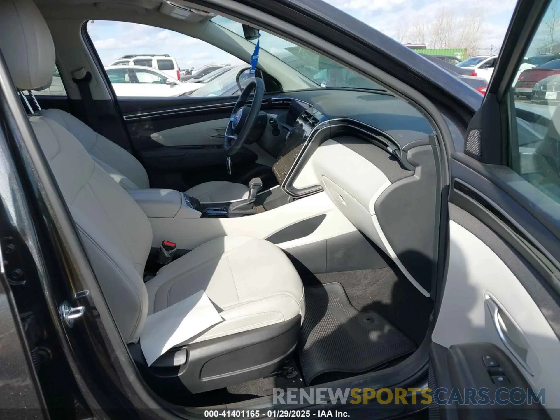 5 Photograph of a damaged car 5NMJFCAE5PH267661 HYUNDAI TUCSON 2023