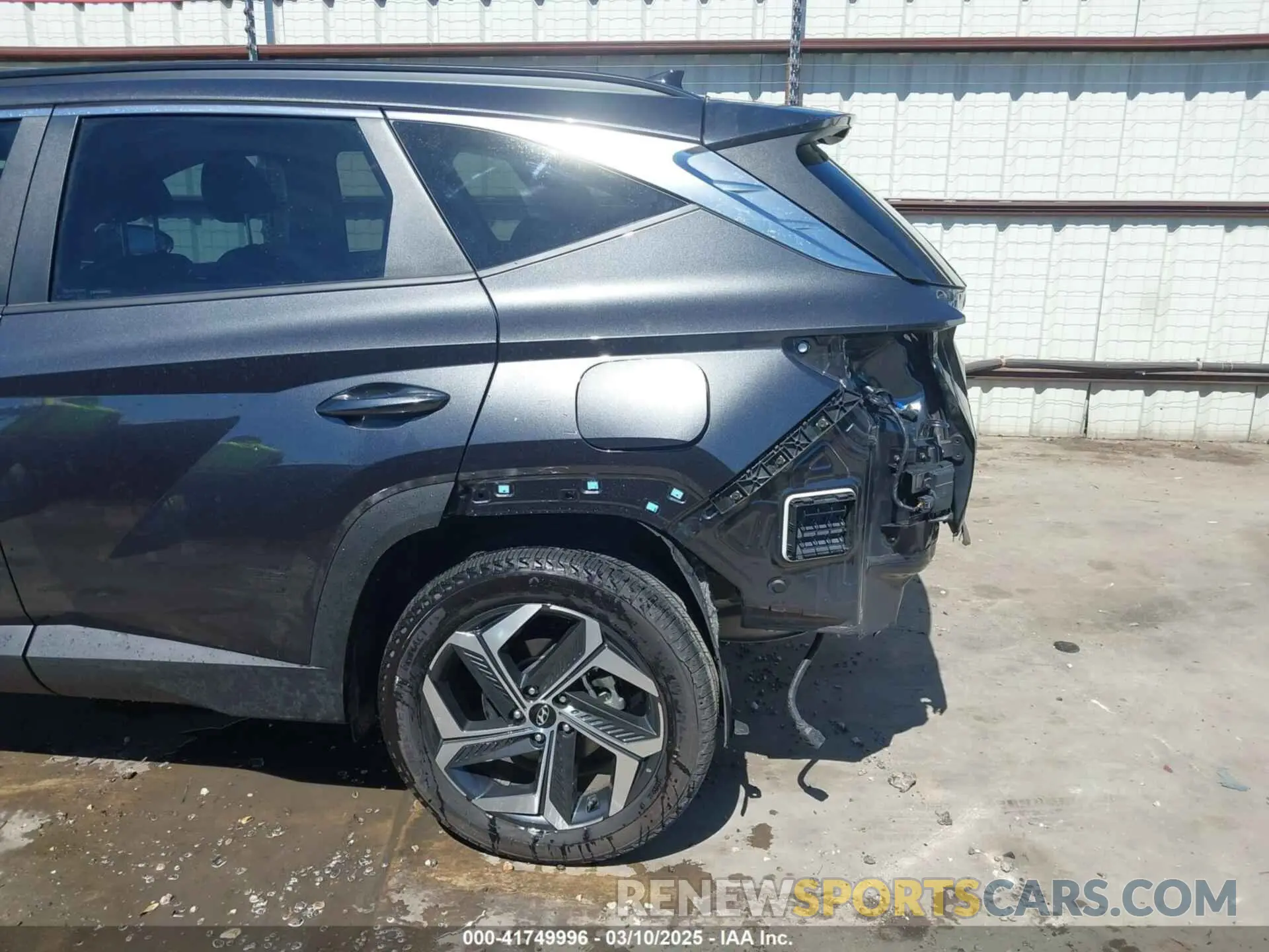 18 Photograph of a damaged car 5NMJFCAE6PH187852 HYUNDAI TUCSON 2023